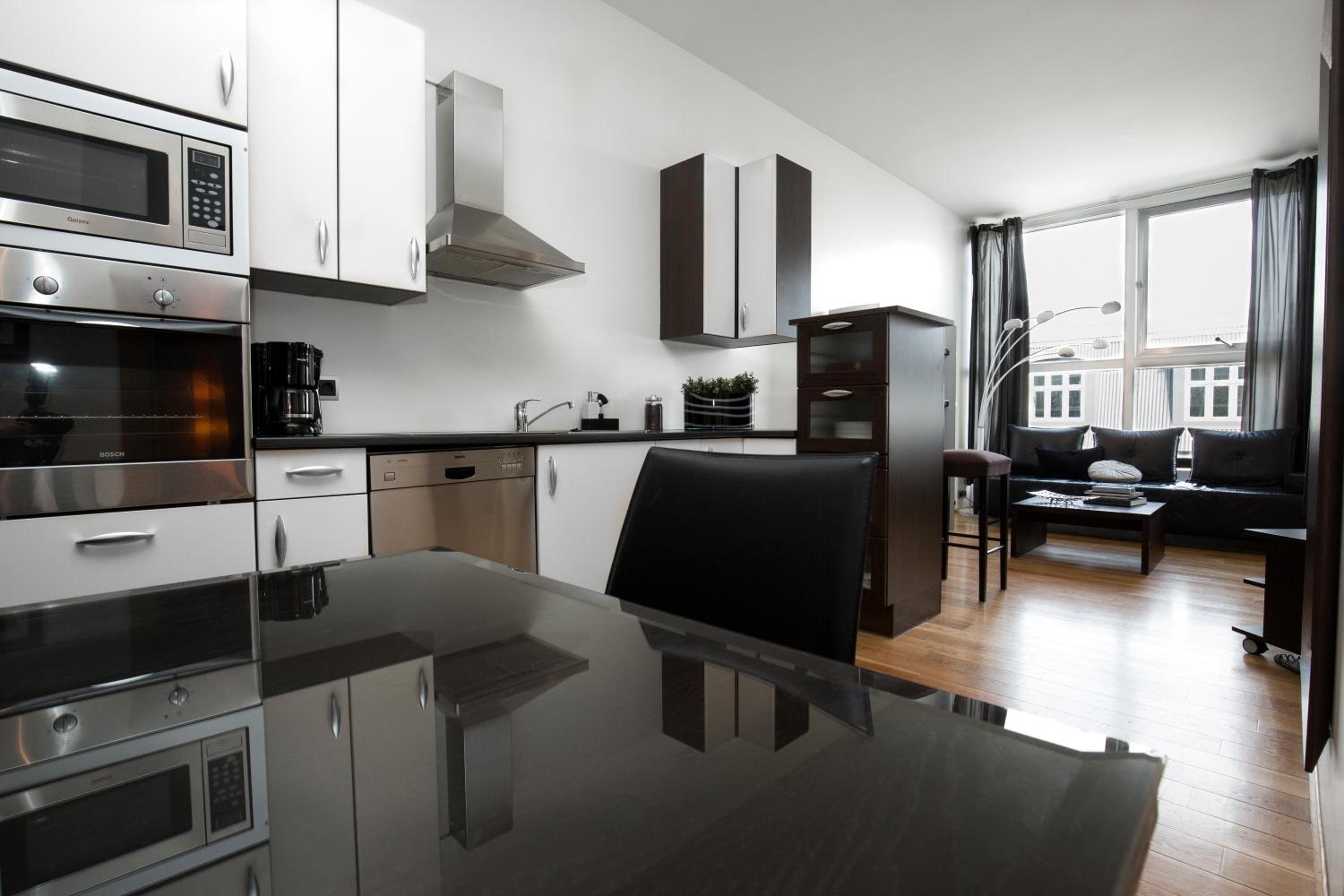 Two-Bedroom Apartment - Photo 2