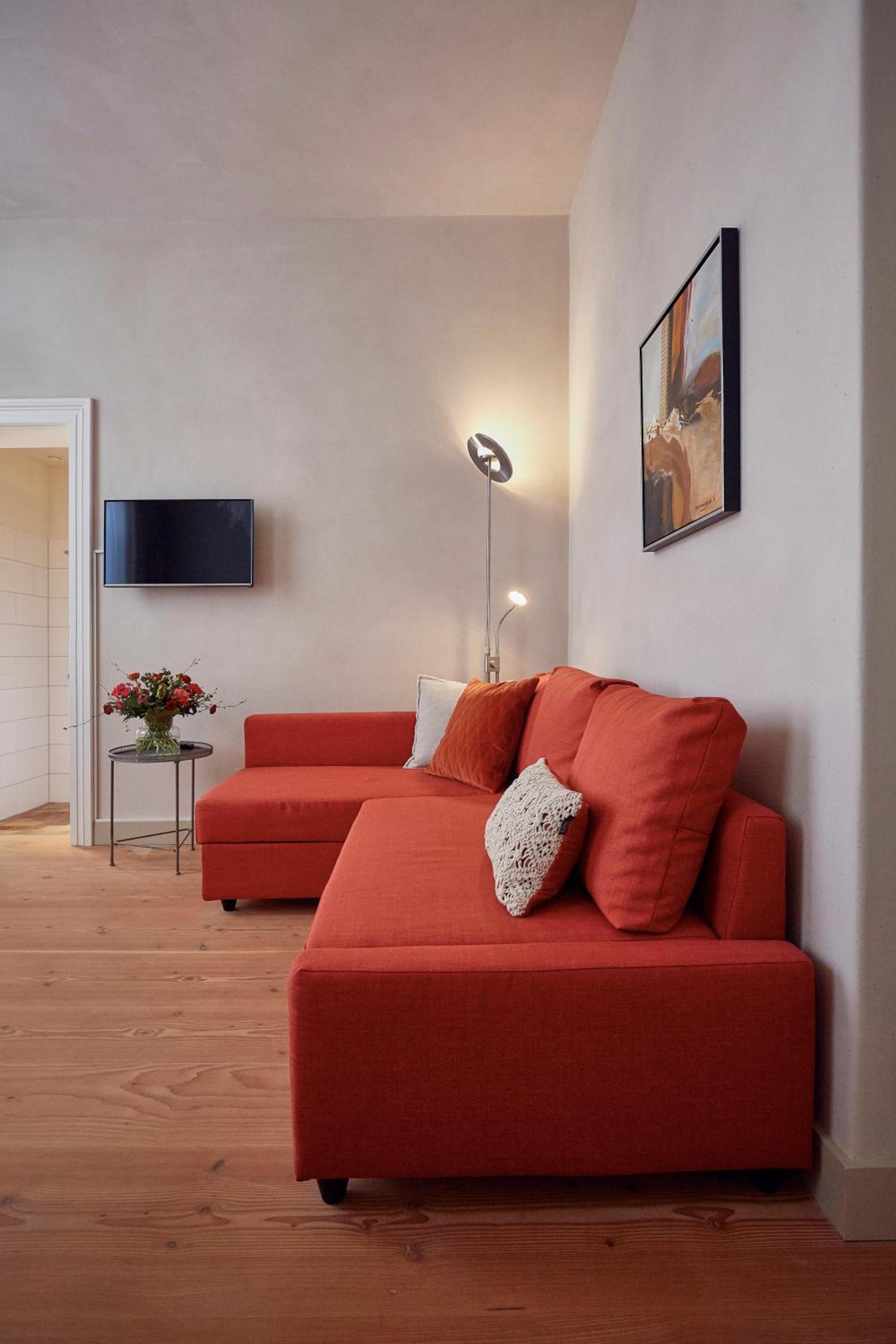 Large Double Room - Photo 3
