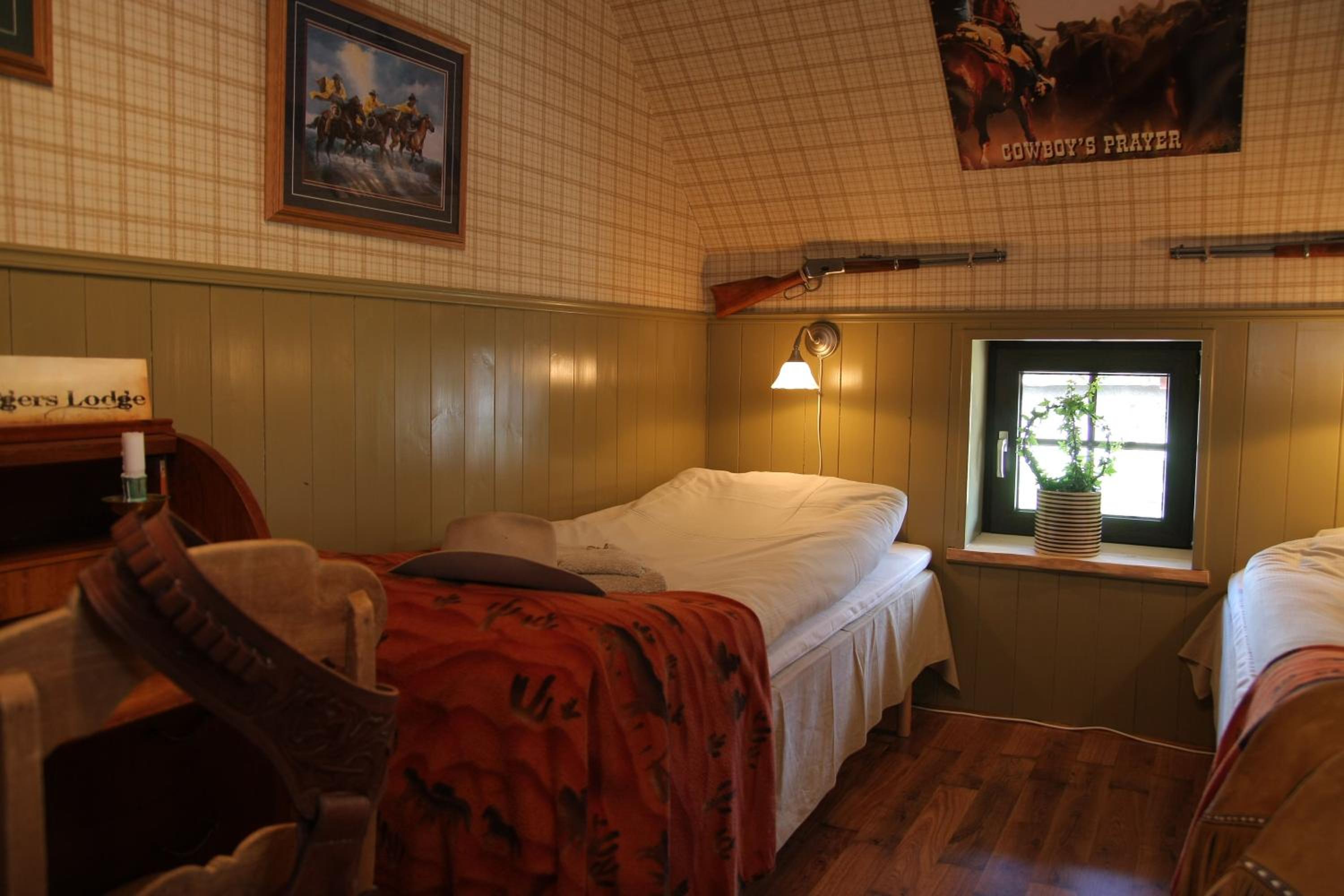 Twin Room with Shared Bathroom