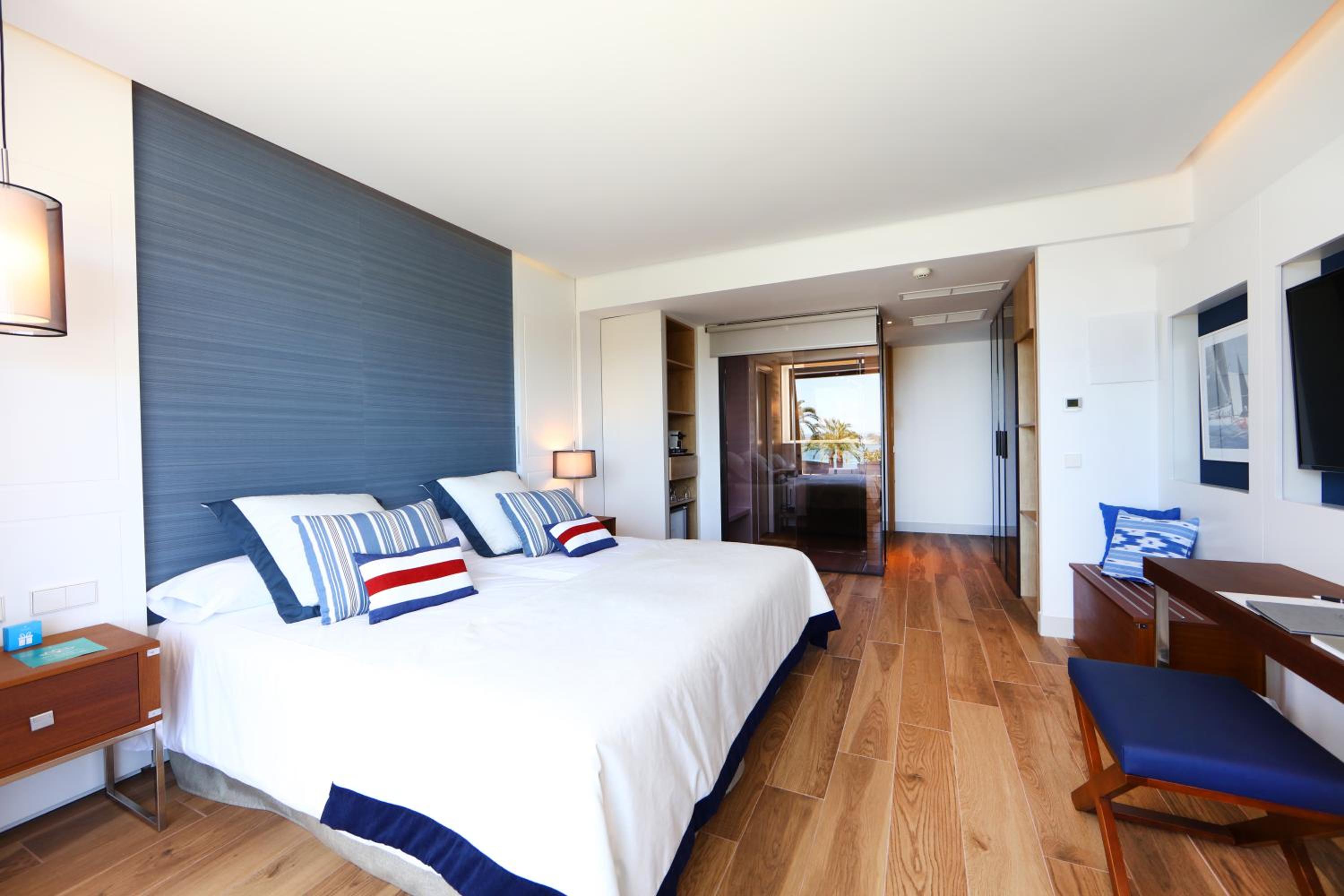 Premium Double Room with Sea View and Private Pool