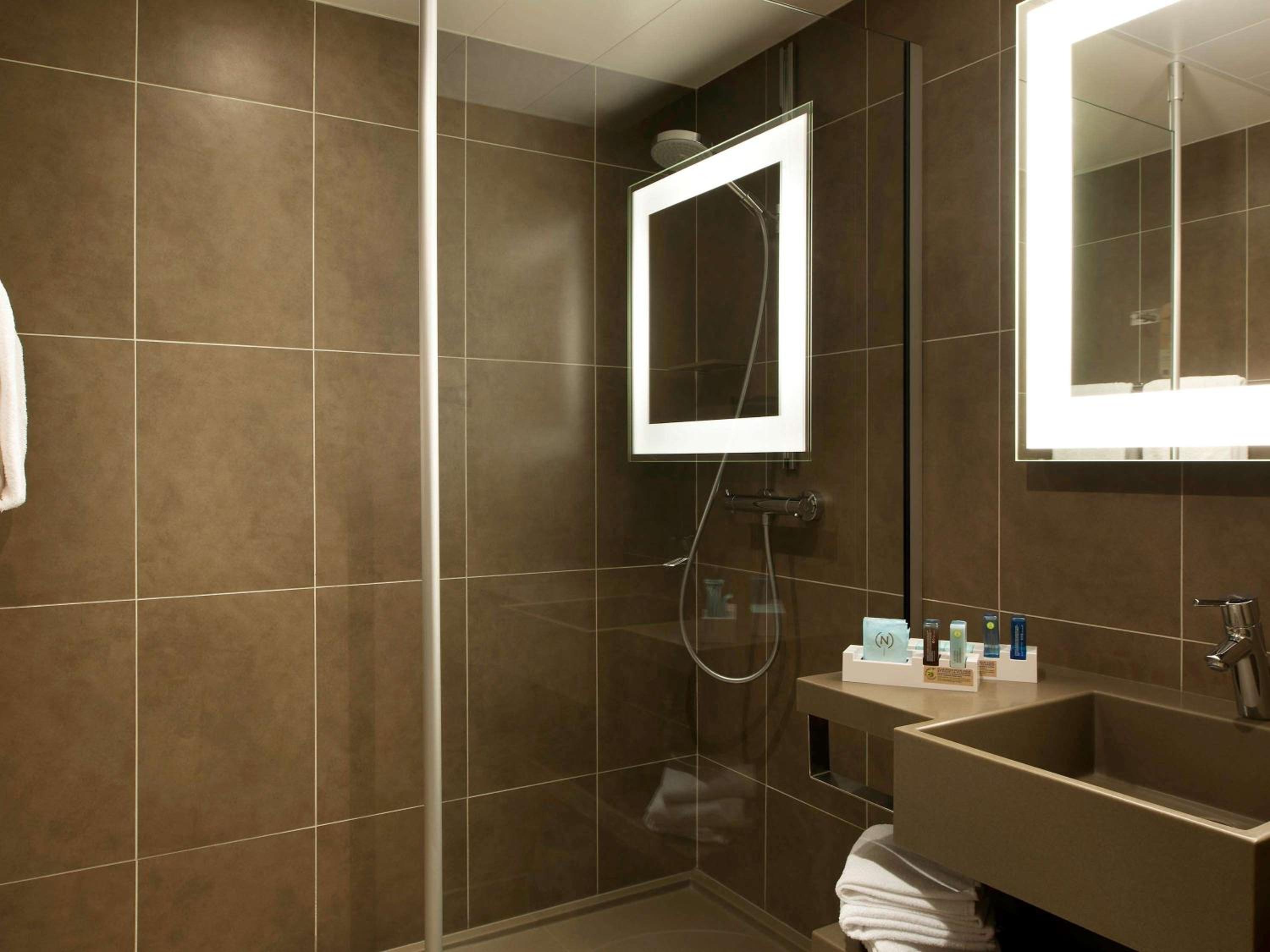 Executive Queen Room - Photo 6