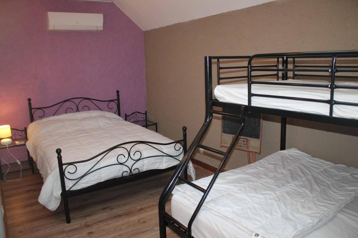 Three-Bedroom House - Photo 3