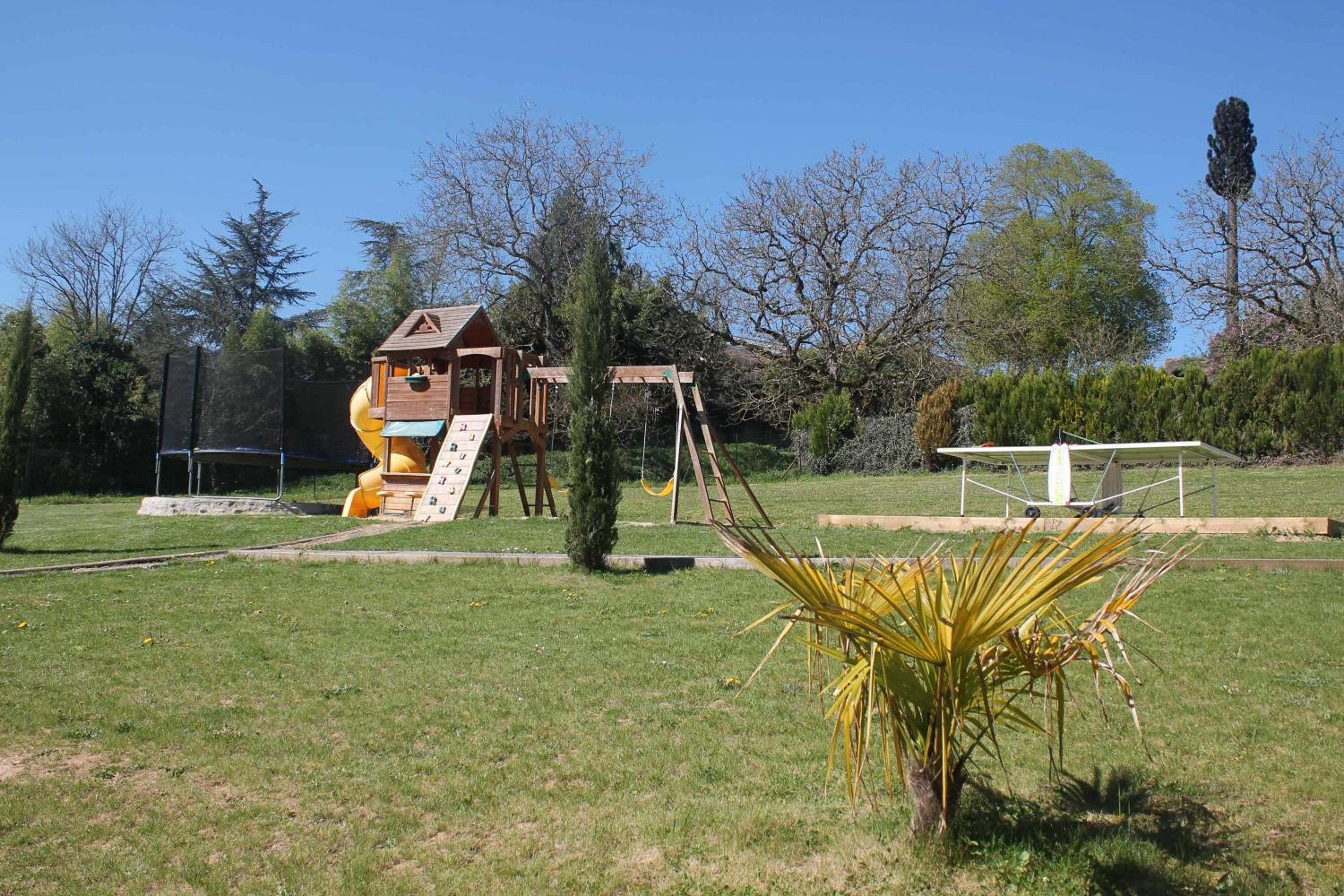 Three-Bedroom House - Photo 7