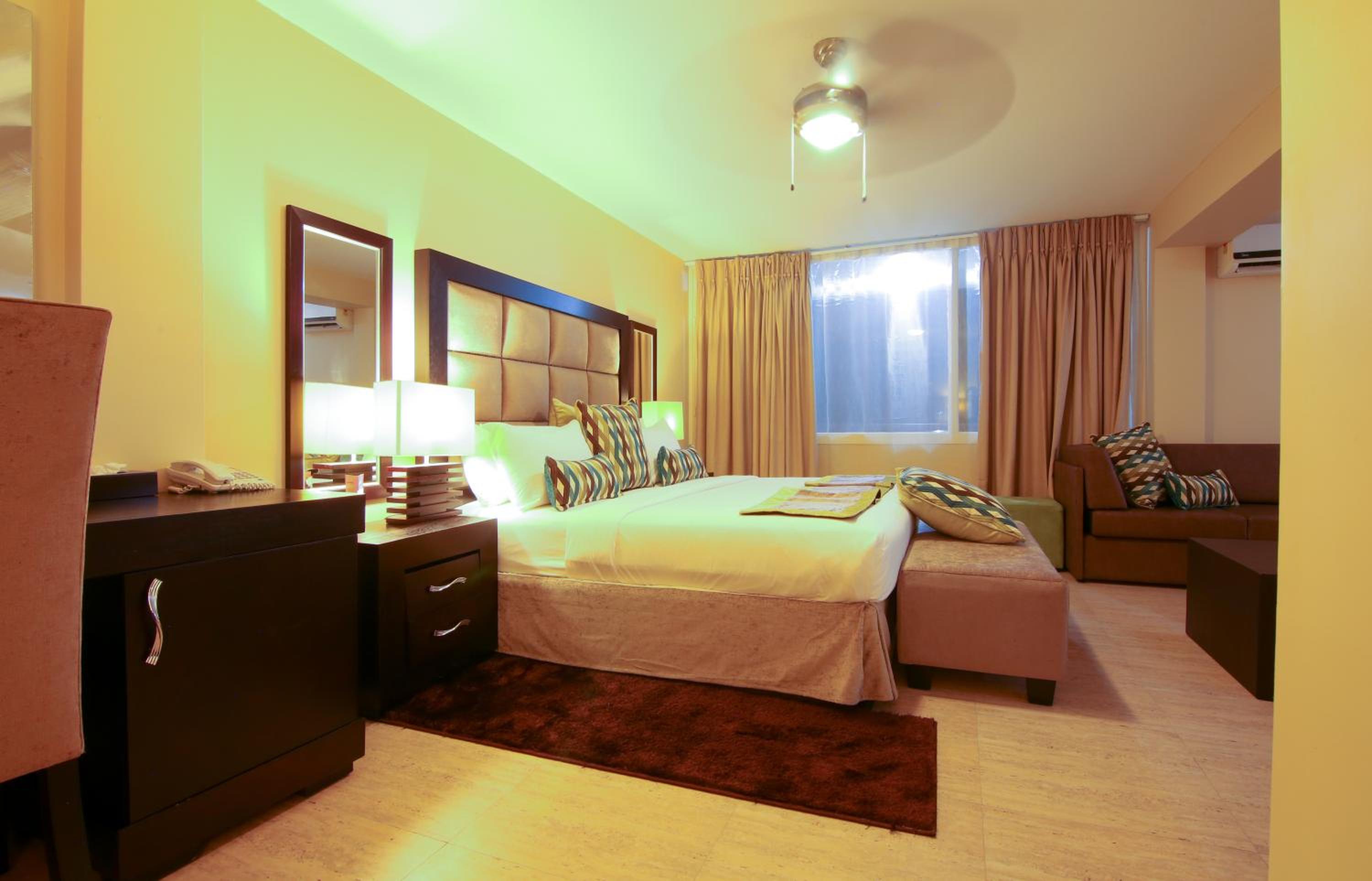 King Suite - Photo 8