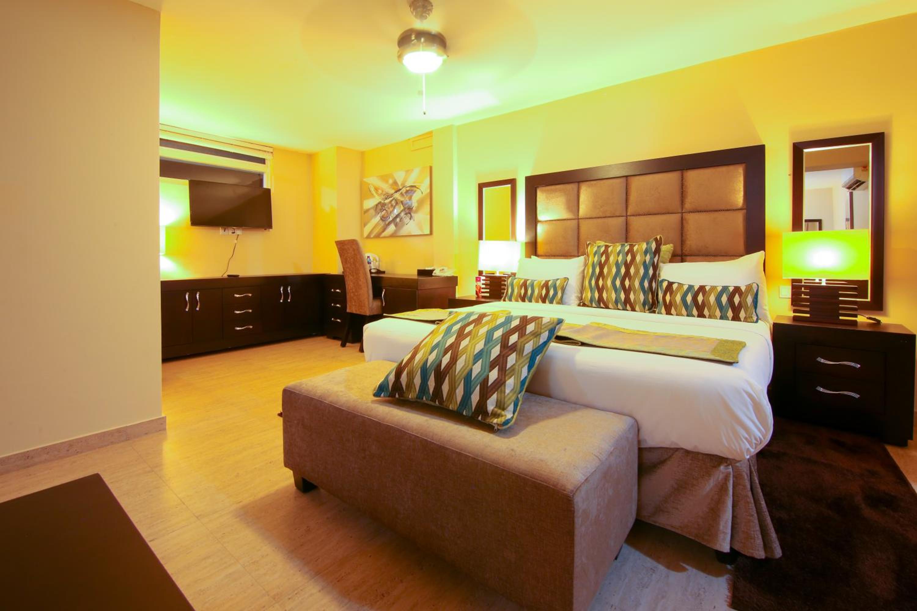 King Suite - Photo 4