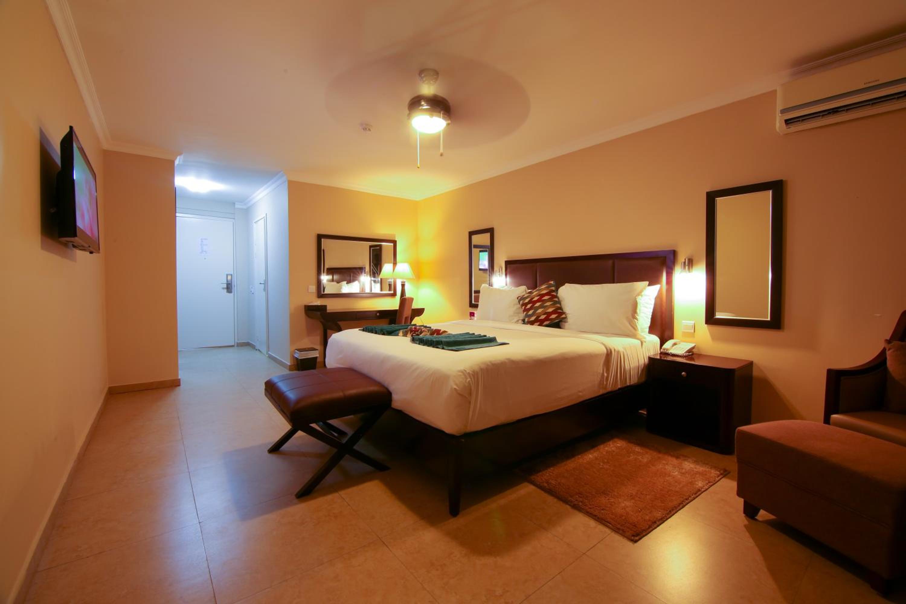 Family Room with Double and Single Beds - Photo 7