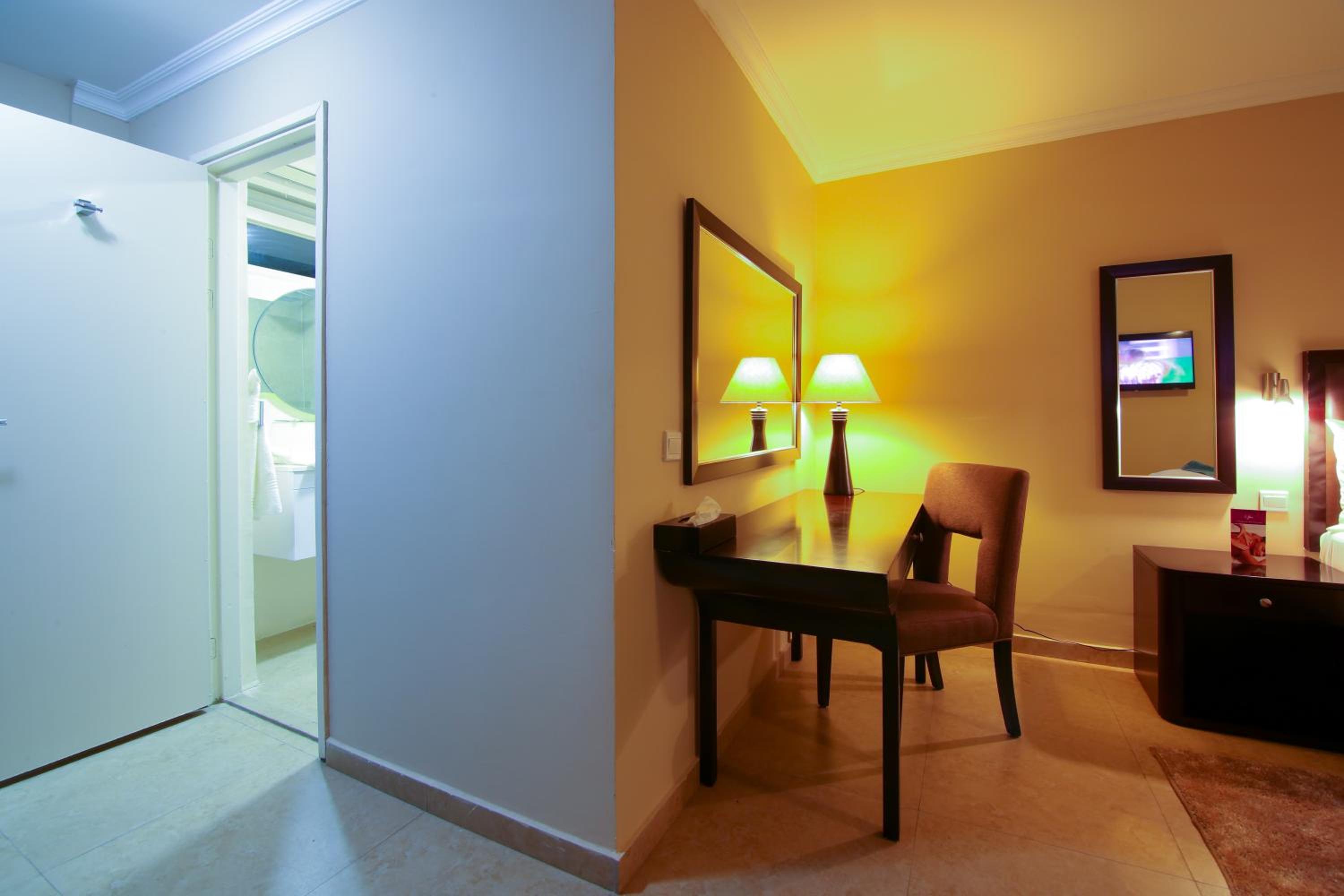 Family Room with Double and Single Beds - Photo 8