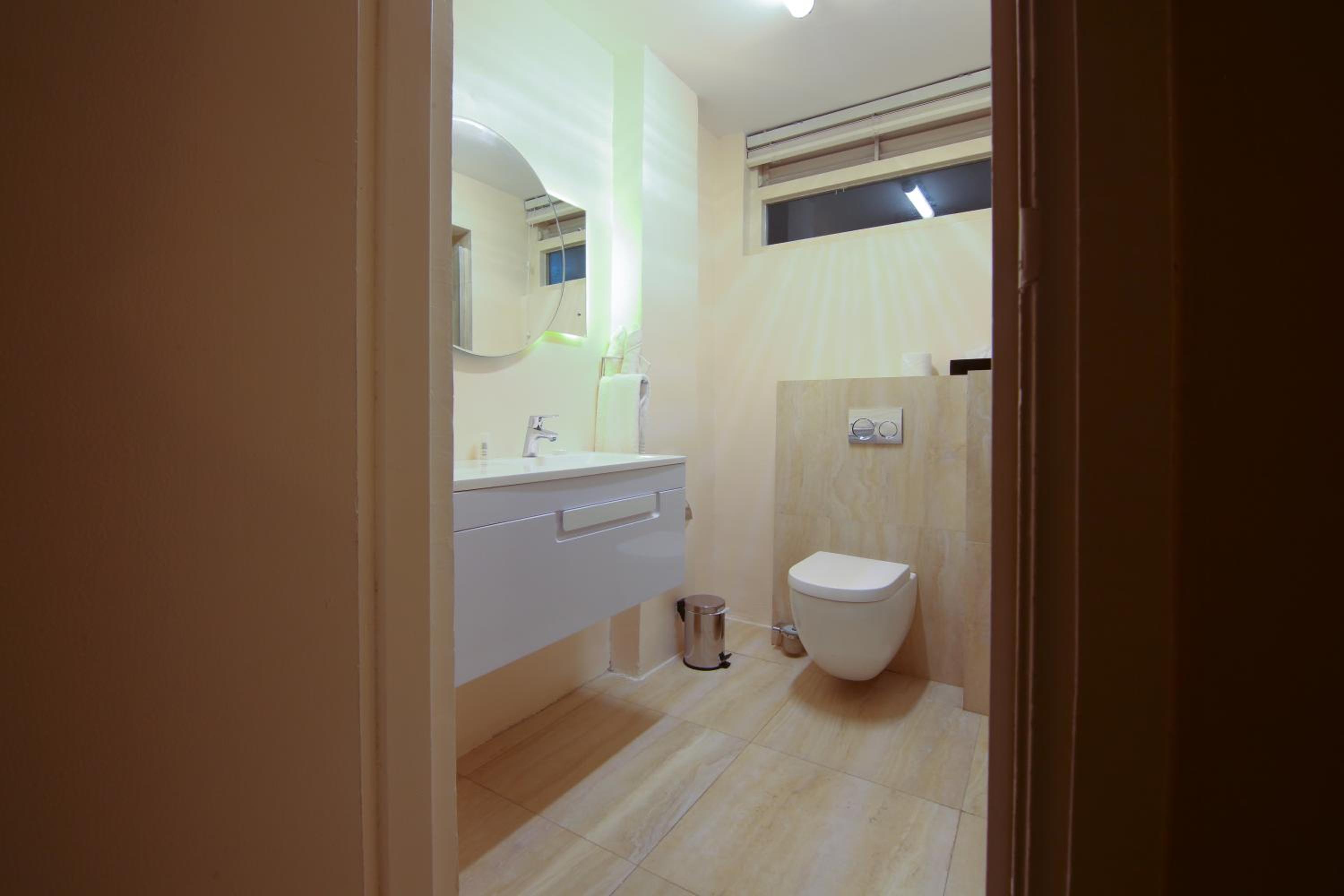 Family Room with Double and Single Beds - Photo 2