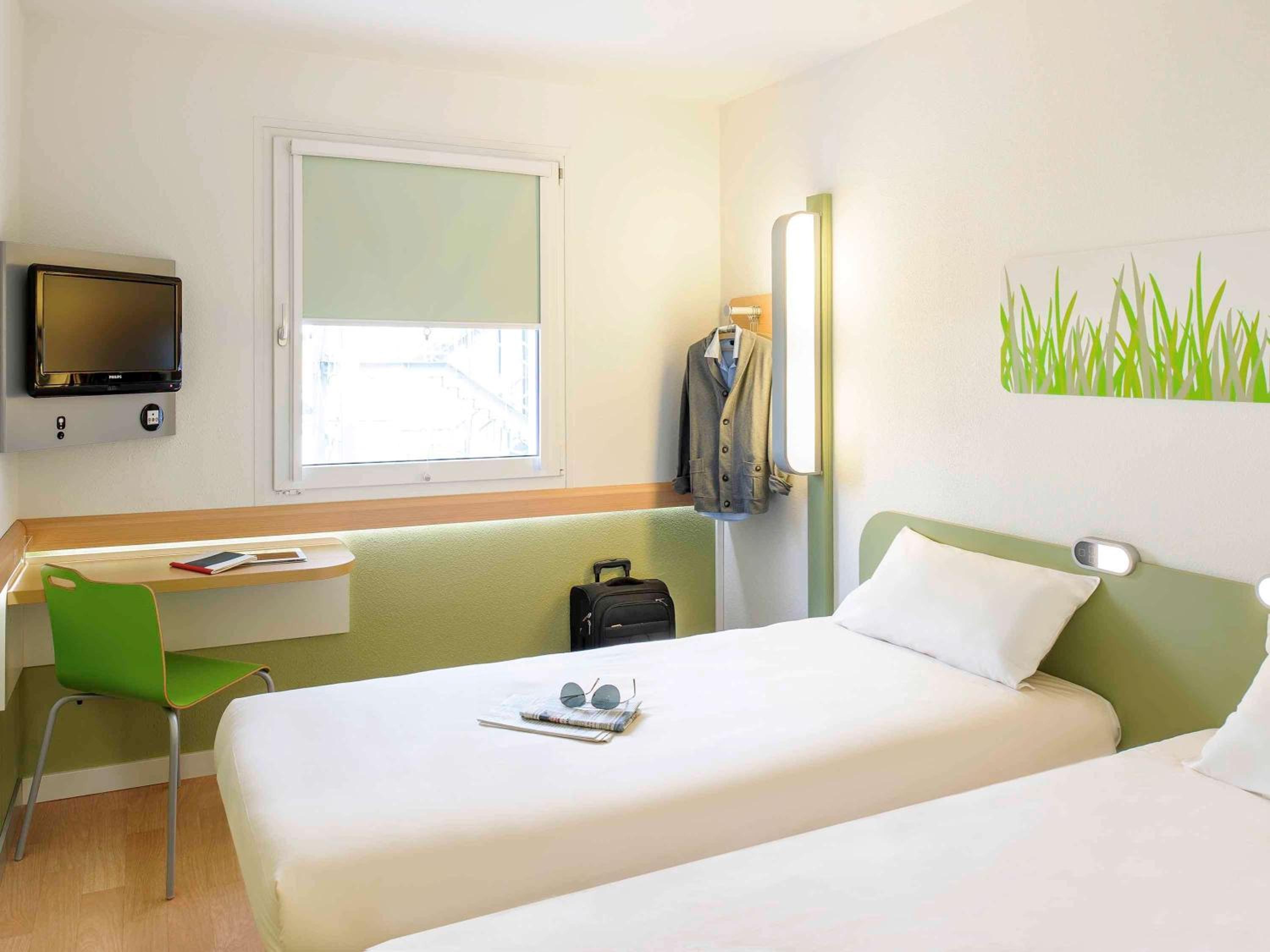 Standard Room with Two Single Beds - Photo 1