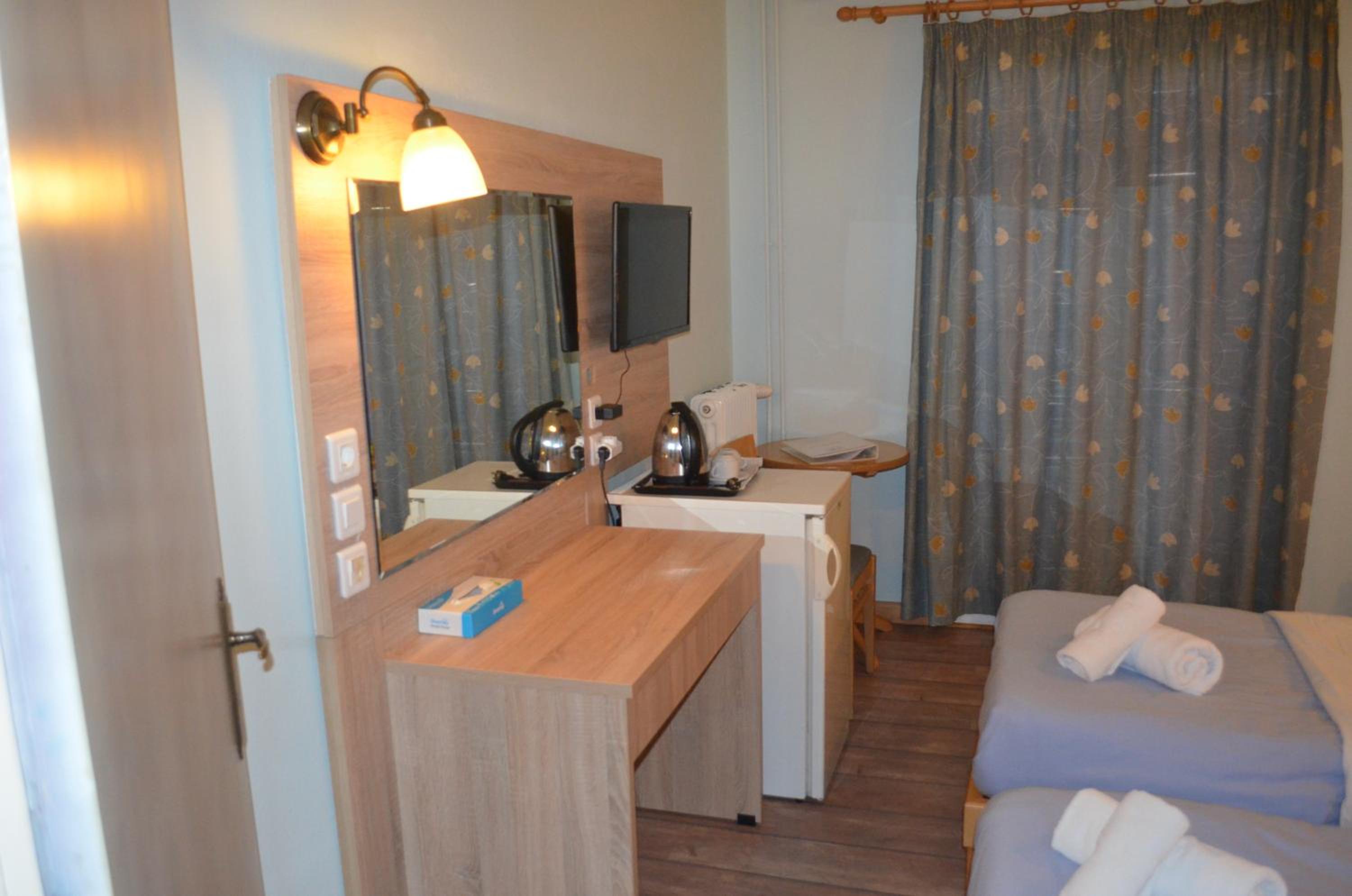 Double Room with Garden or Sea View - Photo 2