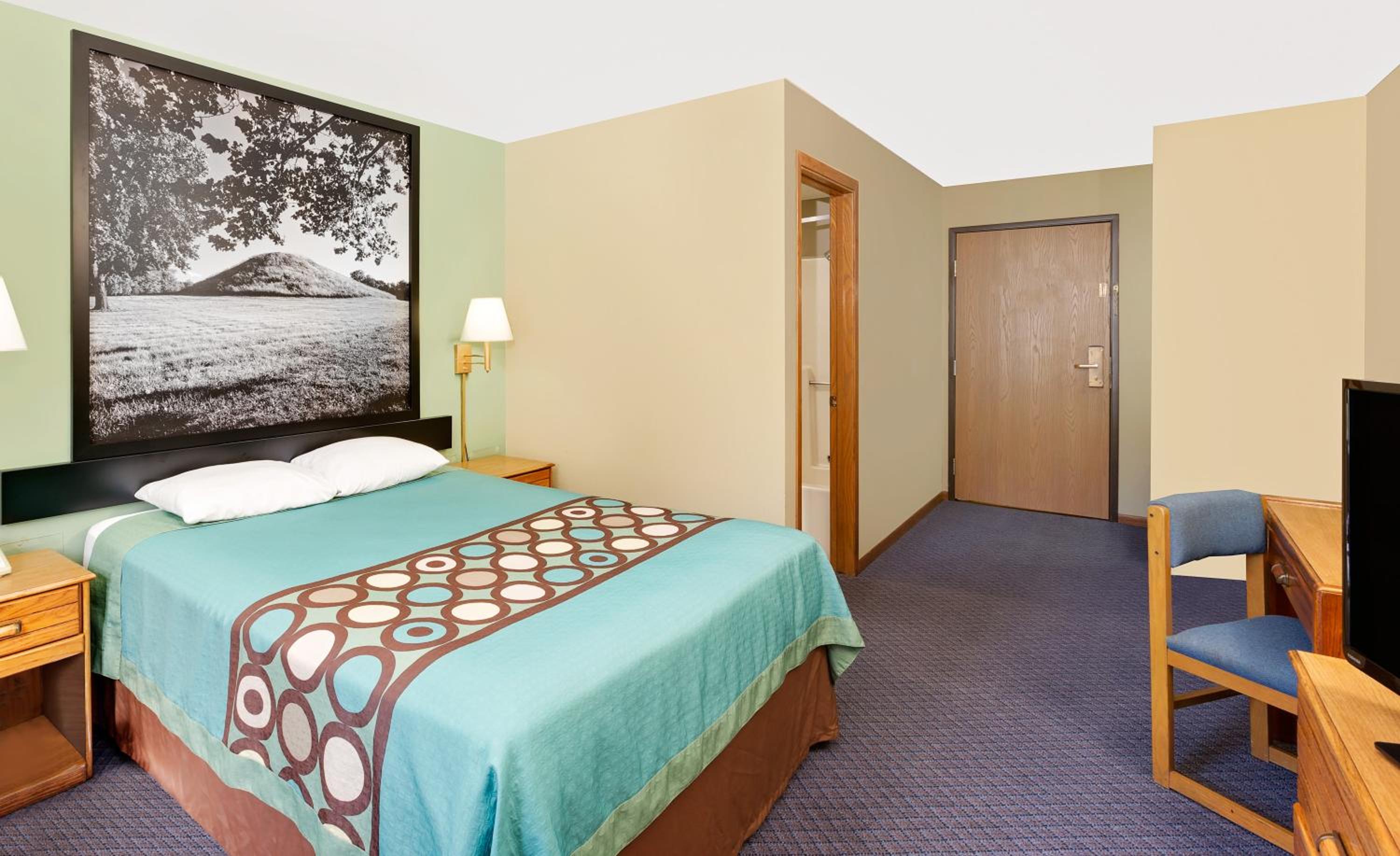 Queen Room - Non-Smoking - Photo 6