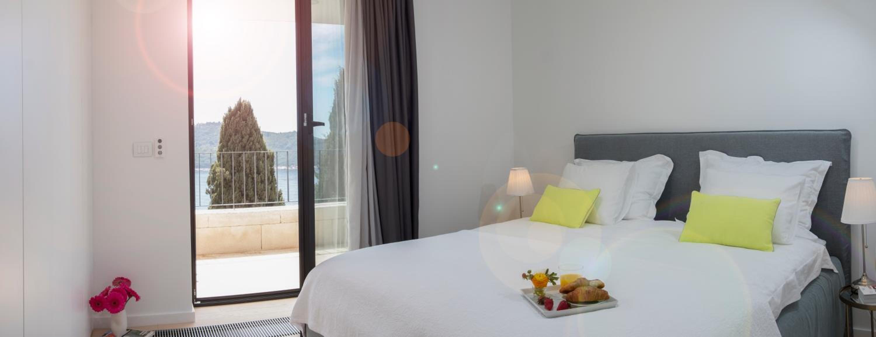 Private Entrance - Two-Bedroom Apartment with Terrace and Sea View