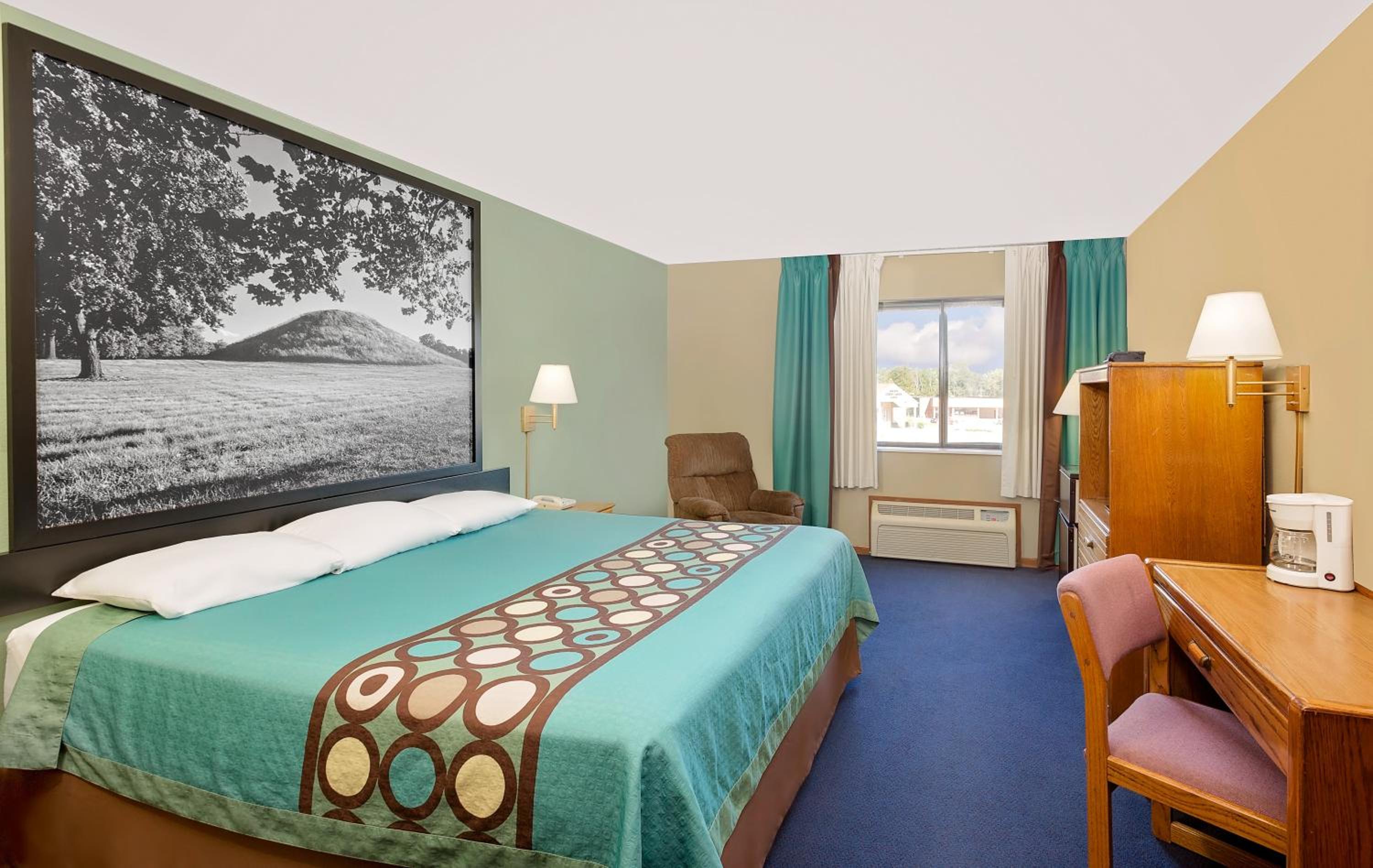 King Room - Non-Smoking - Photo 2