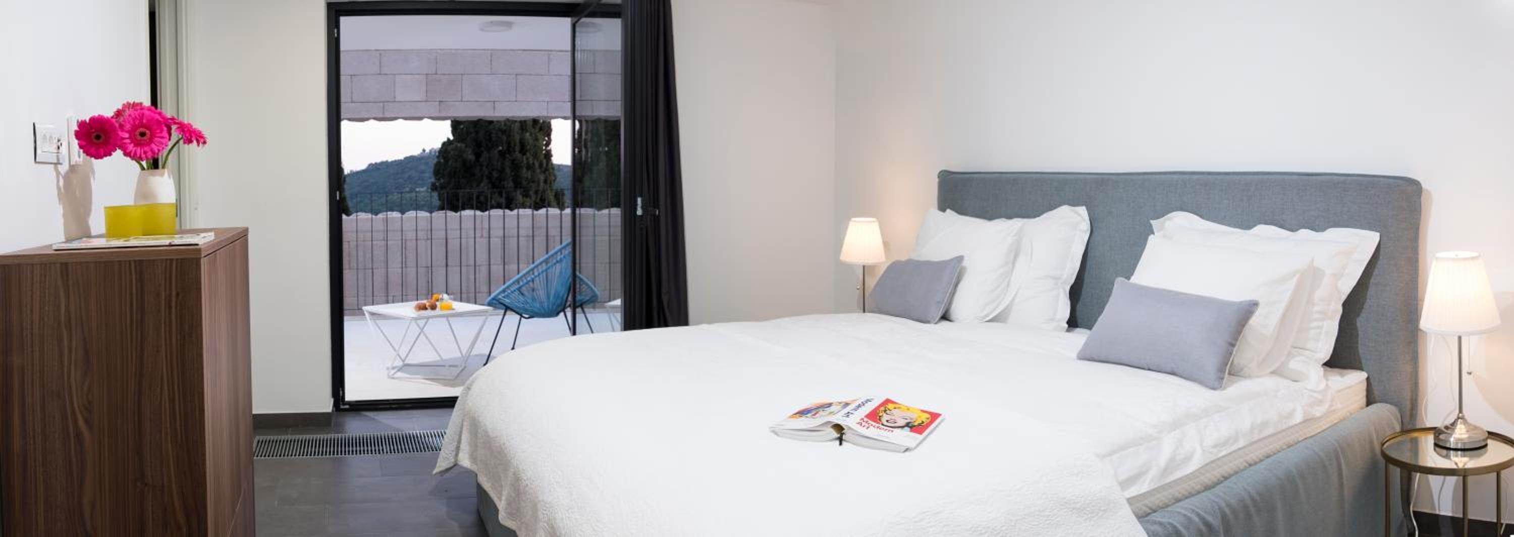 Private Entrance - One-Bedroom Apartment with Terrace and Partial Sea View, photo 6