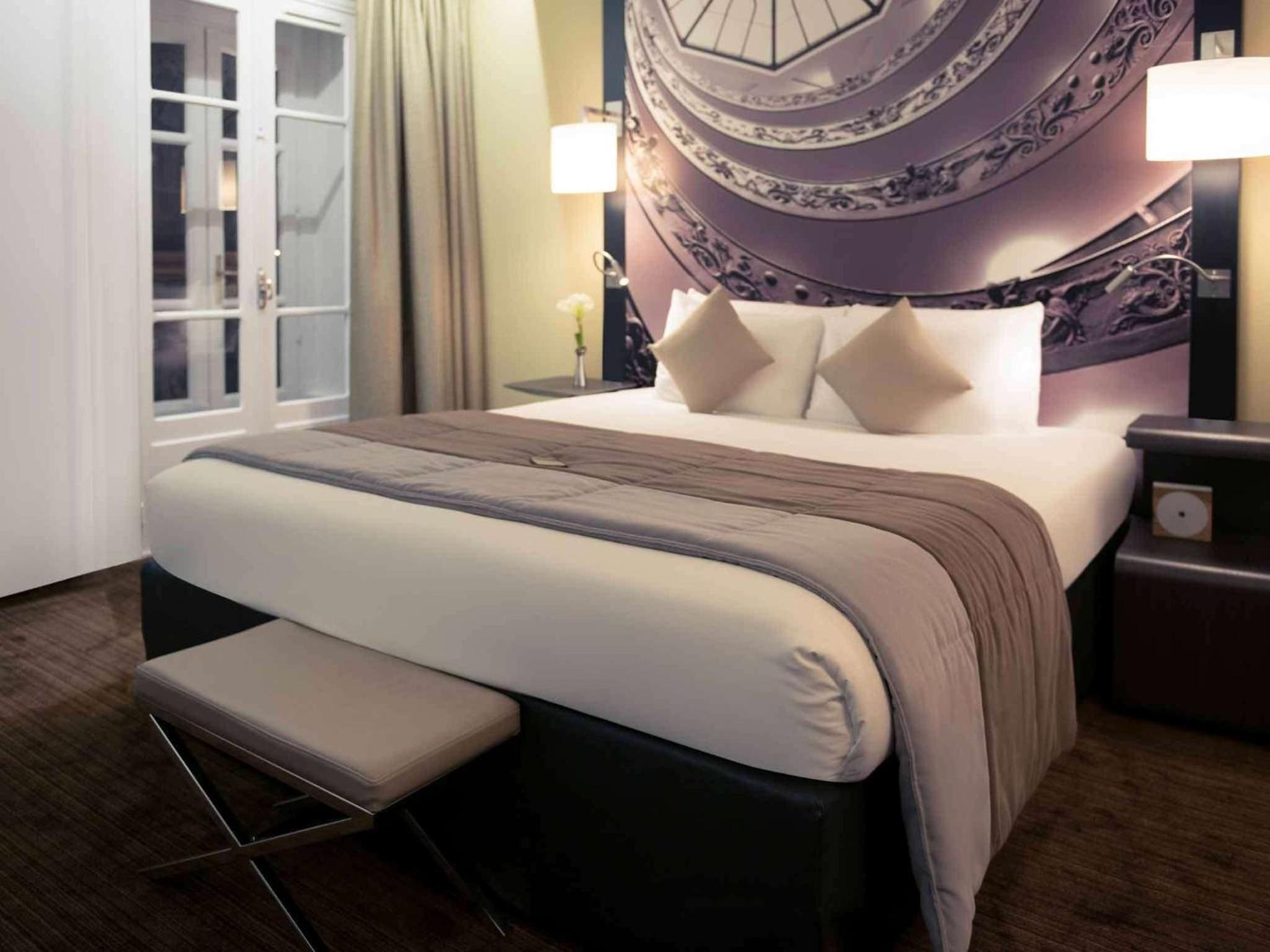 Classic Double Room thumbnail 5