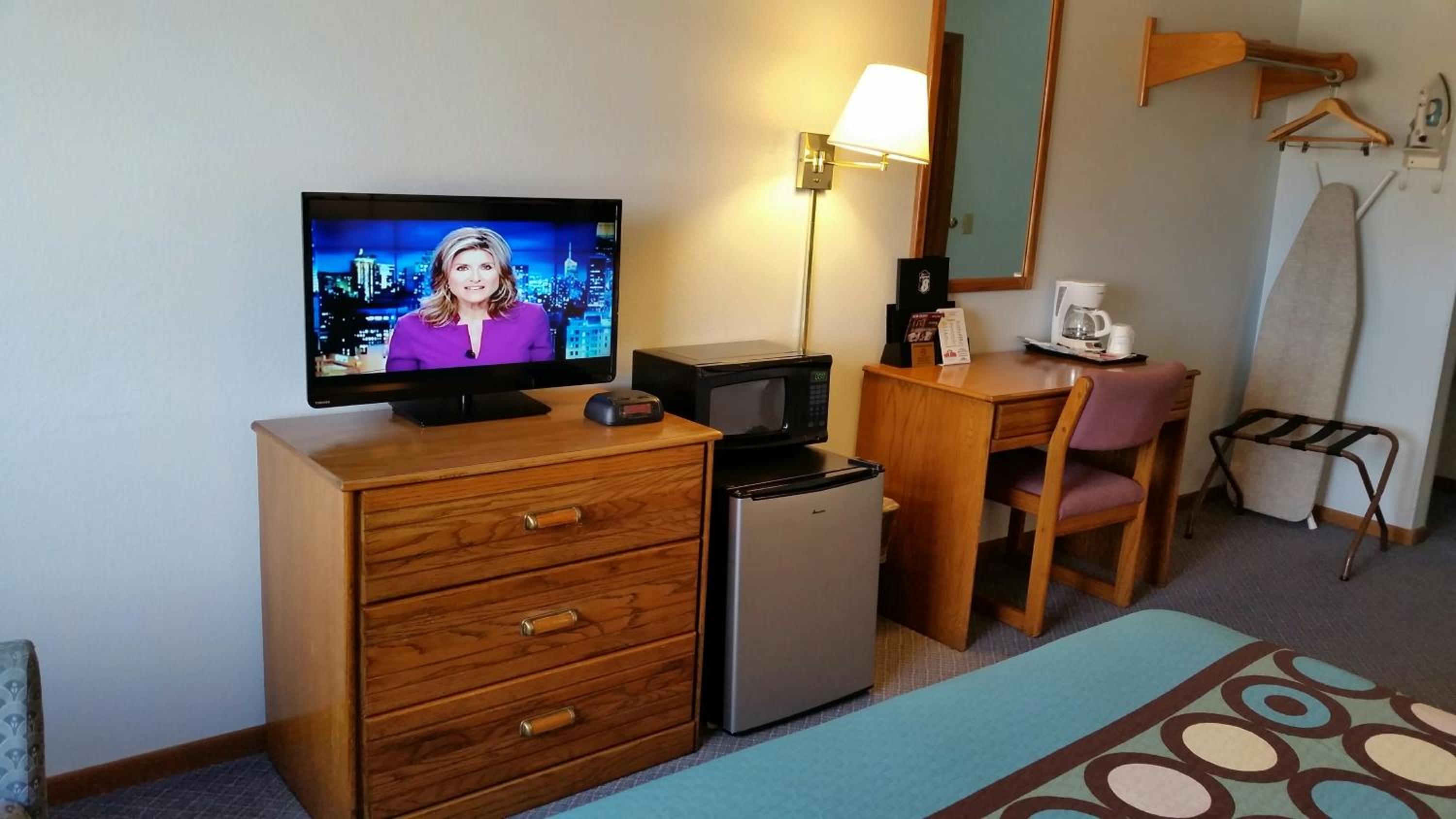King Room - Non-Smoking - Photo 1