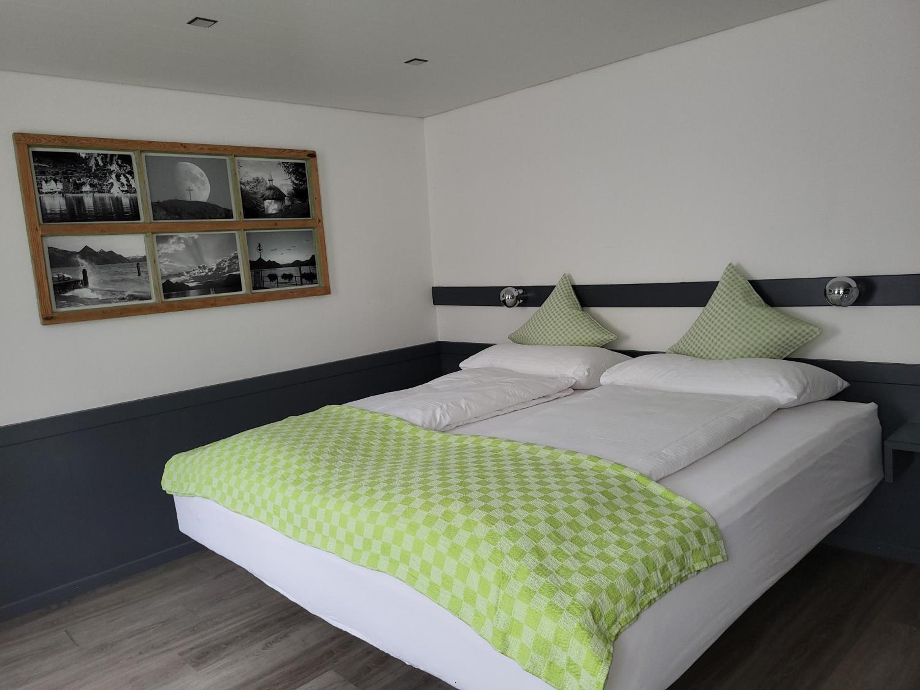 Deluxe Double Room with Shower