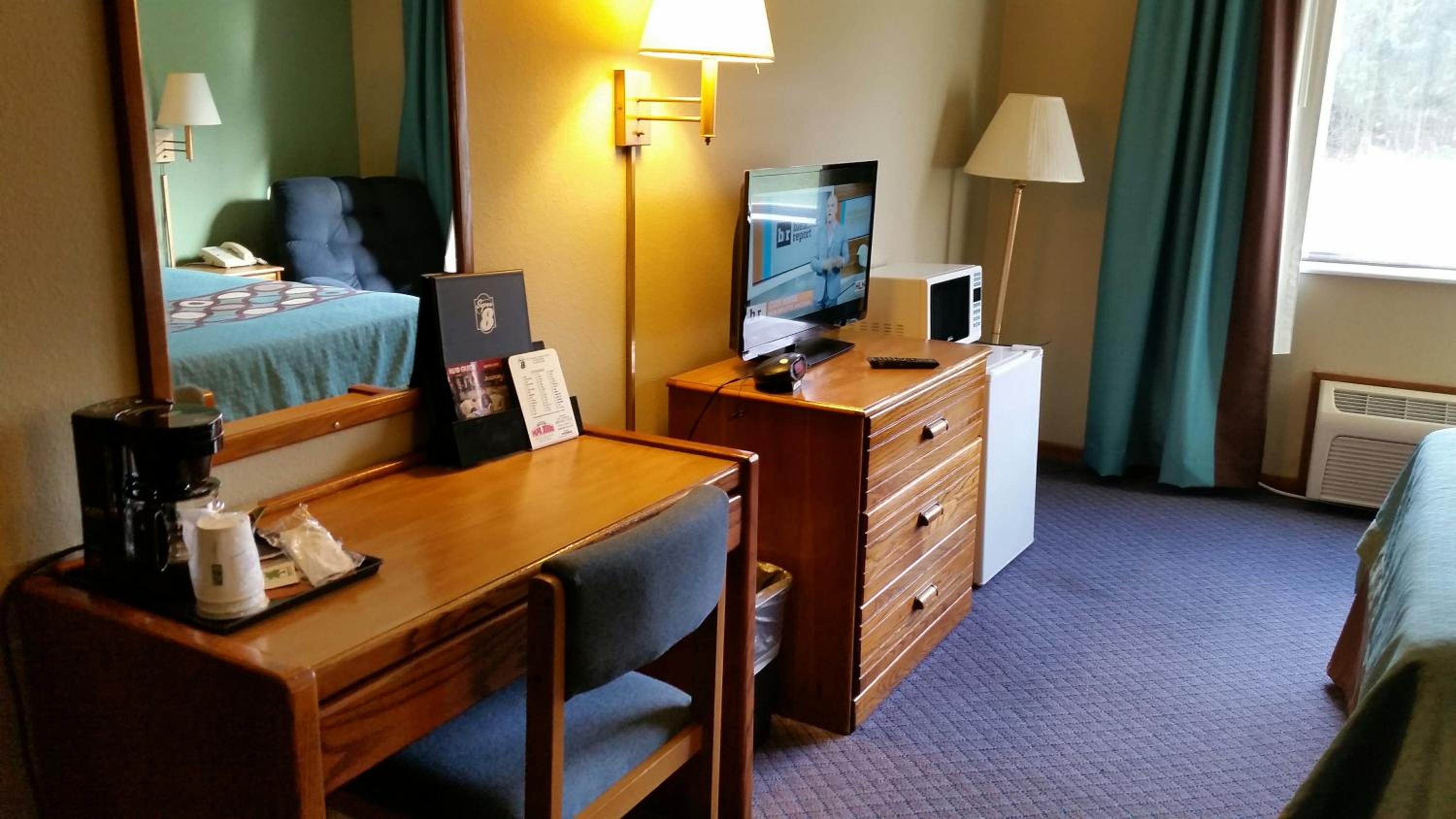 Queen Room - Non-Smoking - Photo 5