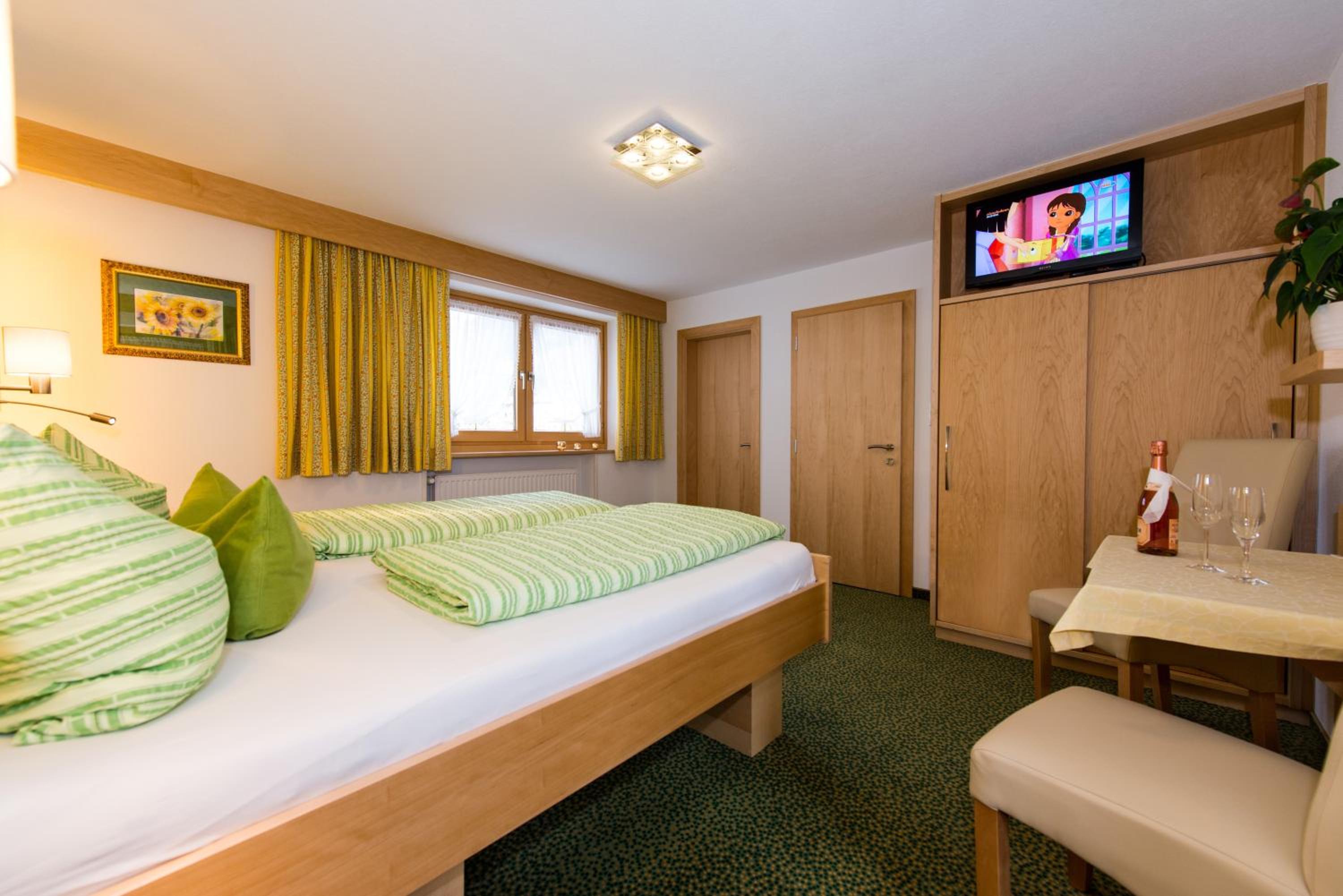 Double Room with Mountain View photo 2