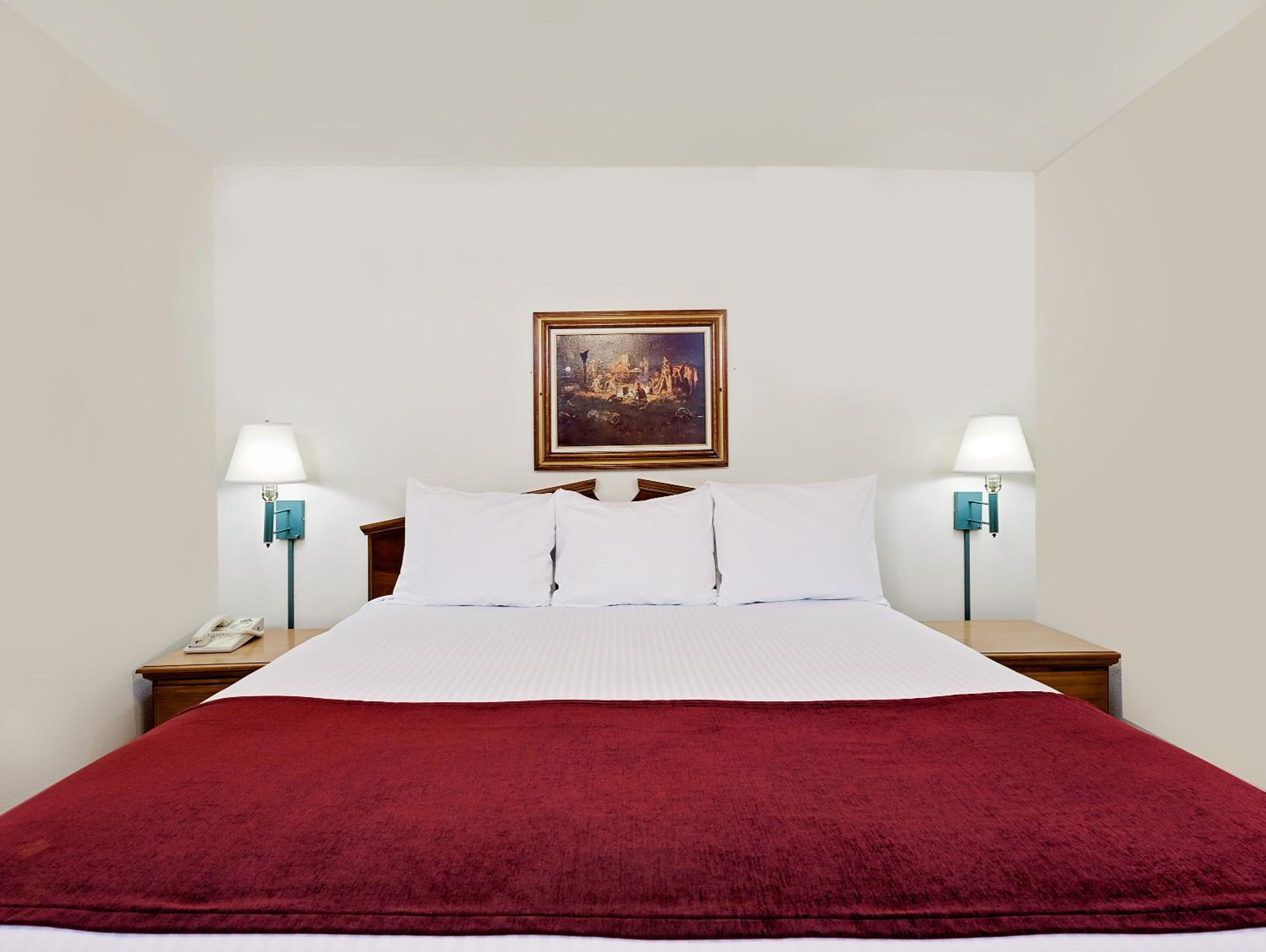 One-Bedroom King Suite - Non-Smoking - Photo 2