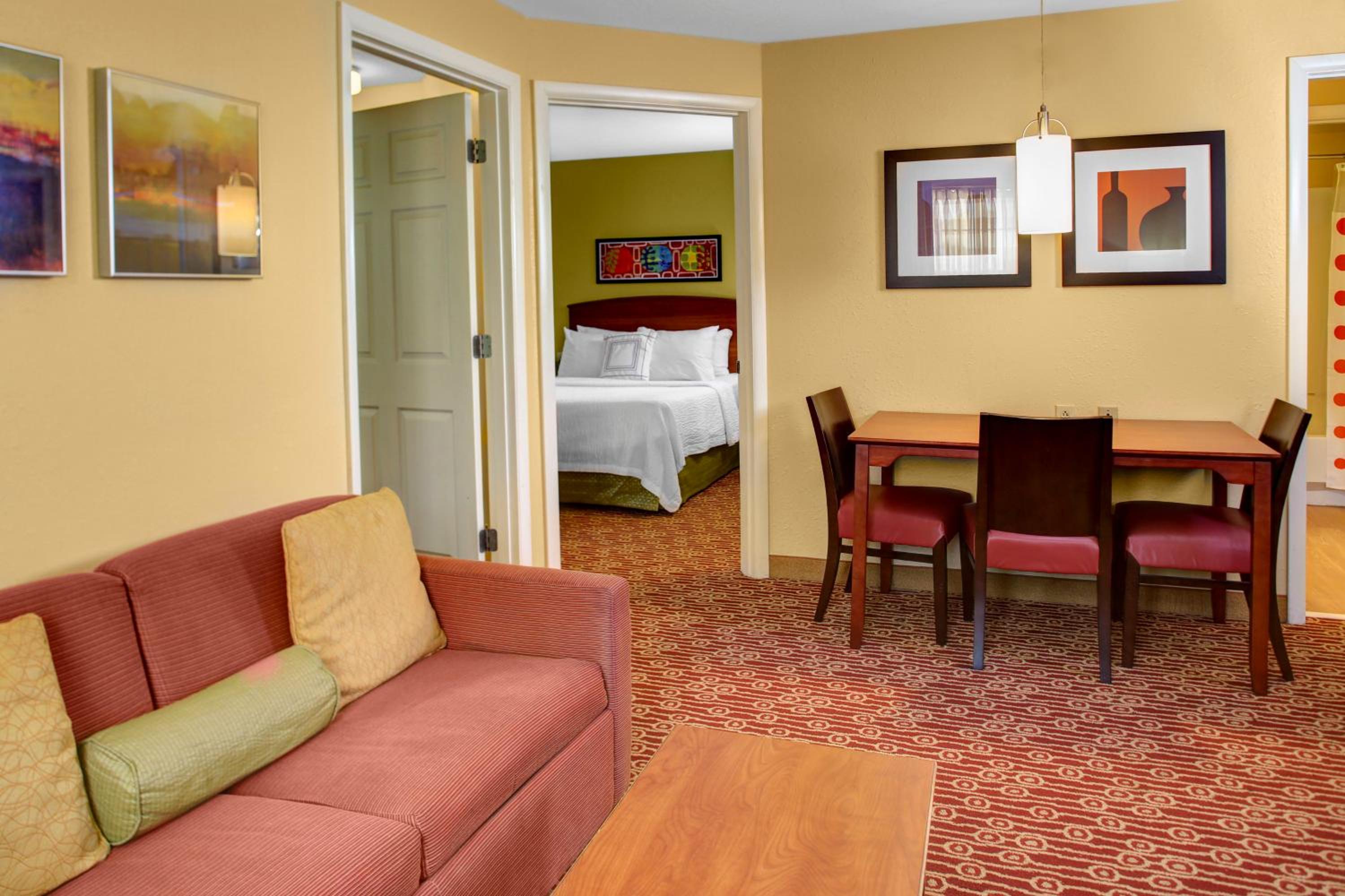 Two-Bedroom Suite with Two Queen Beds - Non-Smoking photo 1