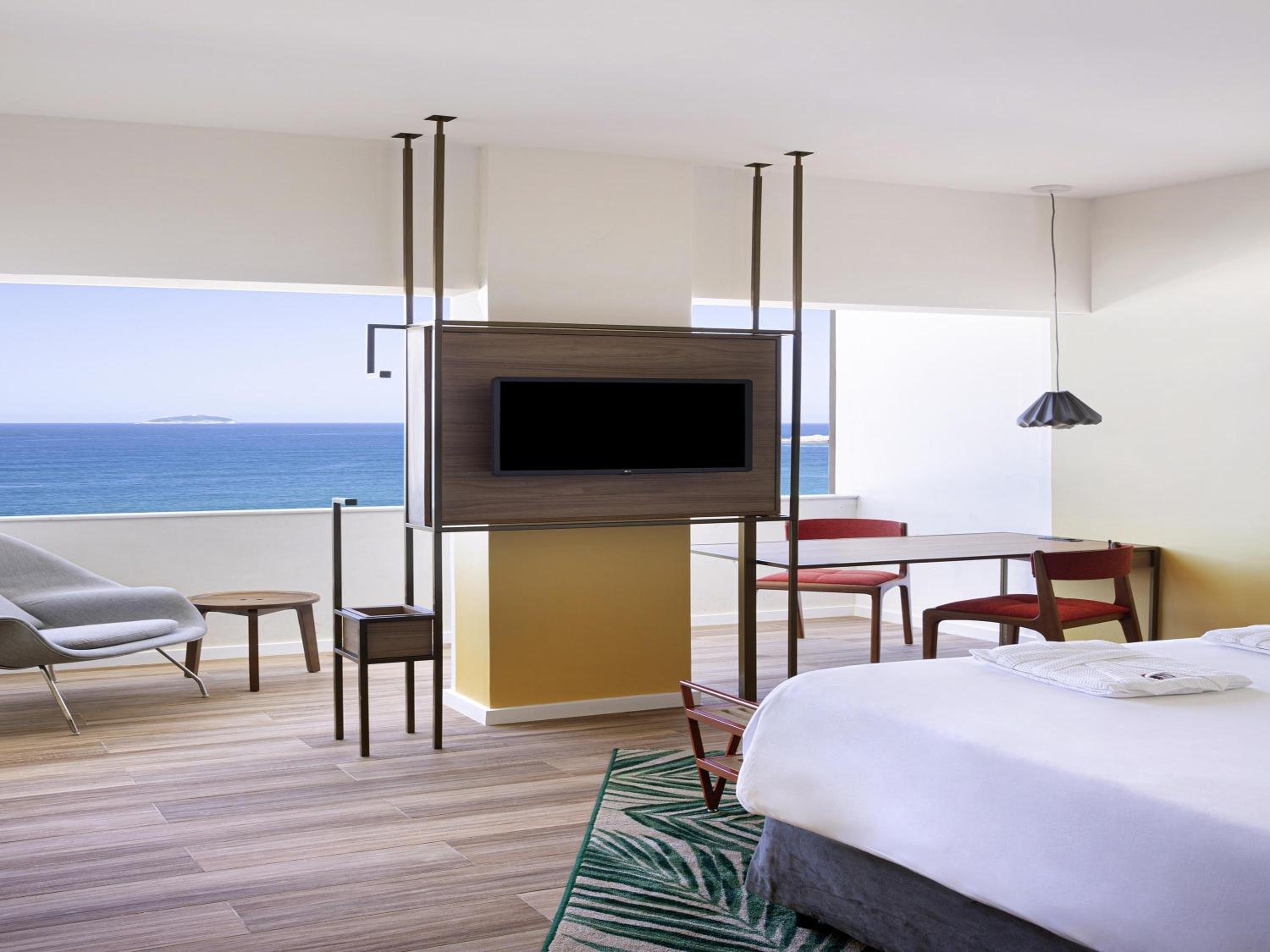 Deluxe Room with Sea View