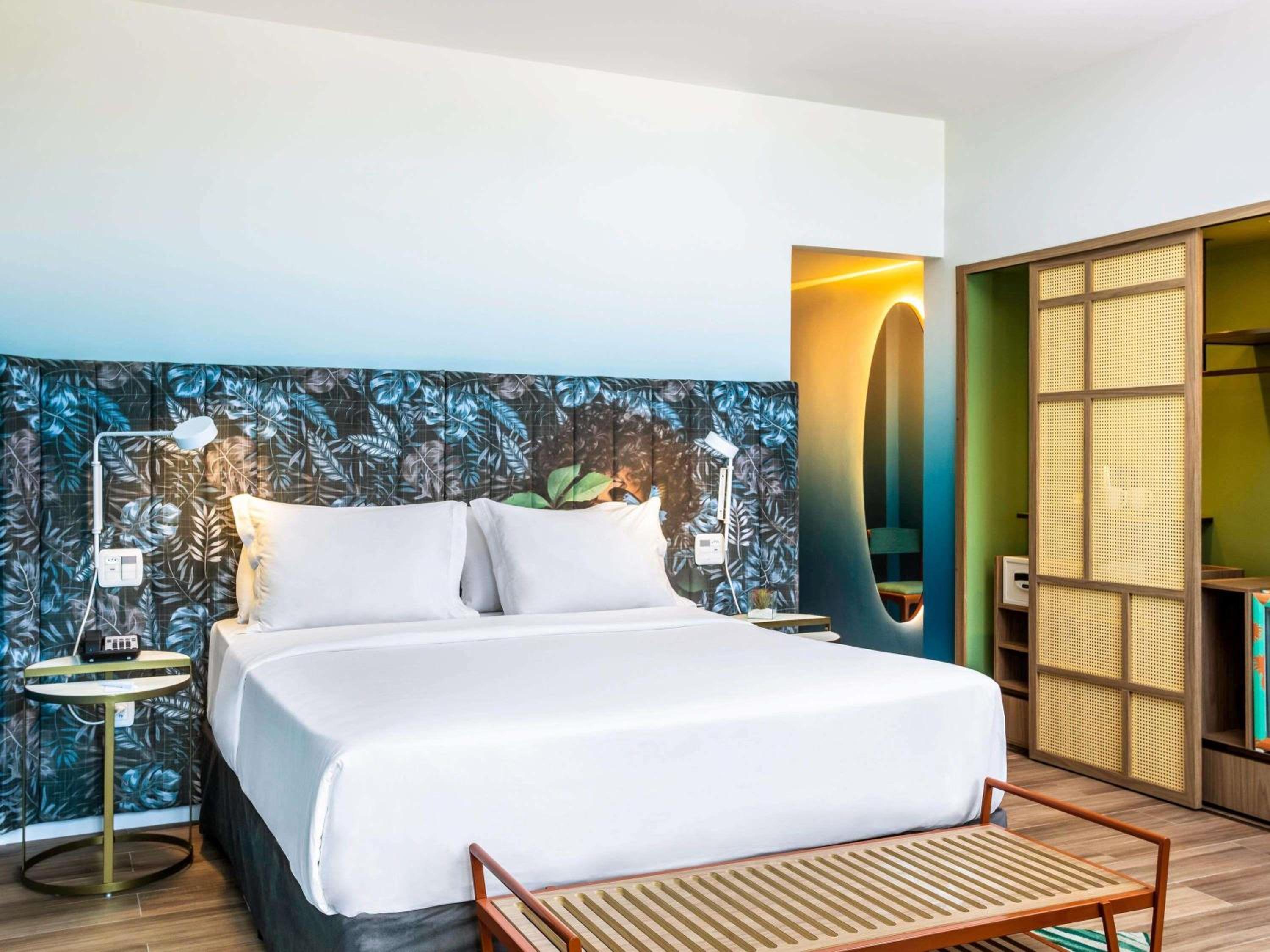 Deluxe Room with Sea View