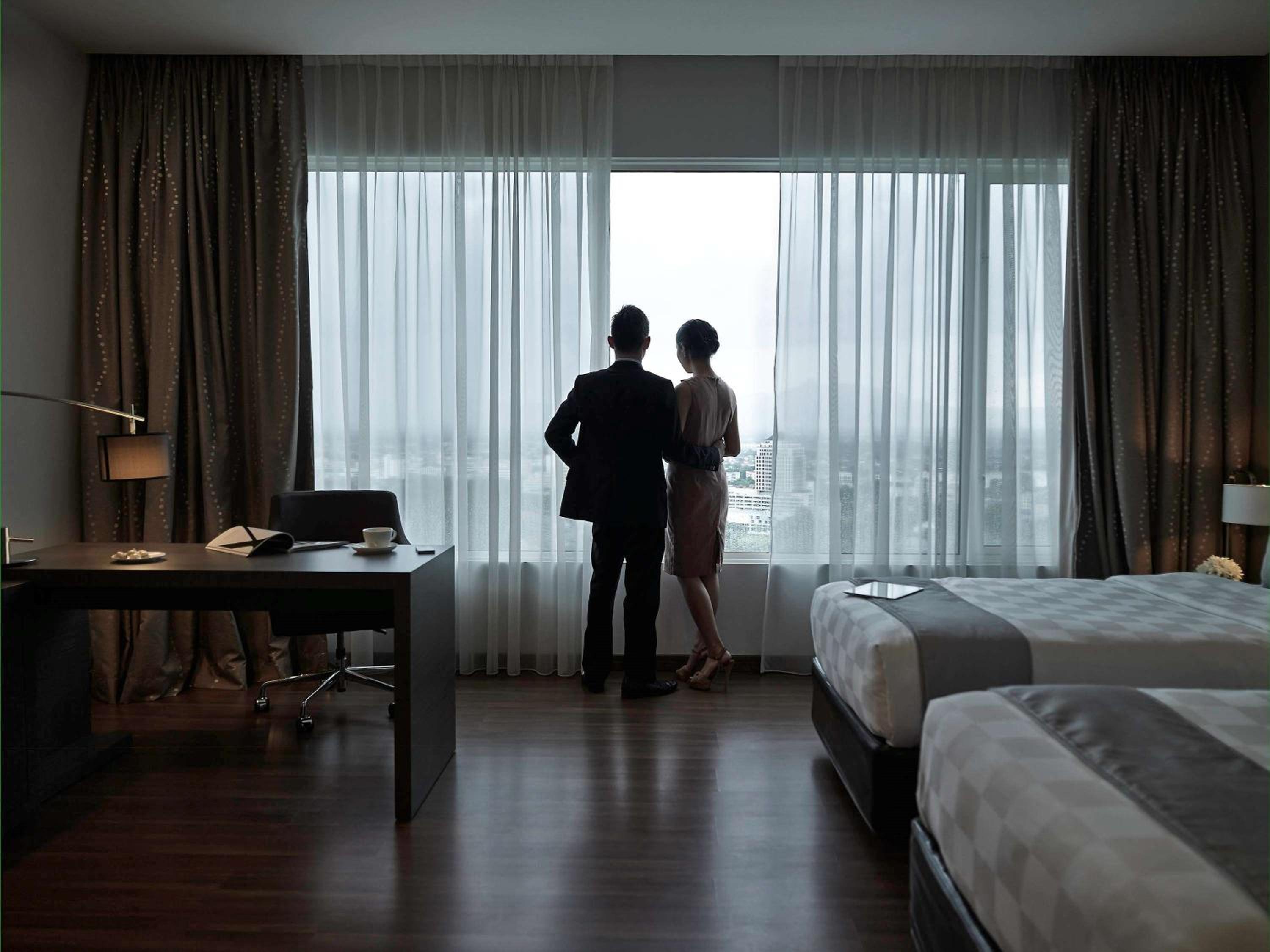 Premium Deluxe Twin Room with River View - Photo 4