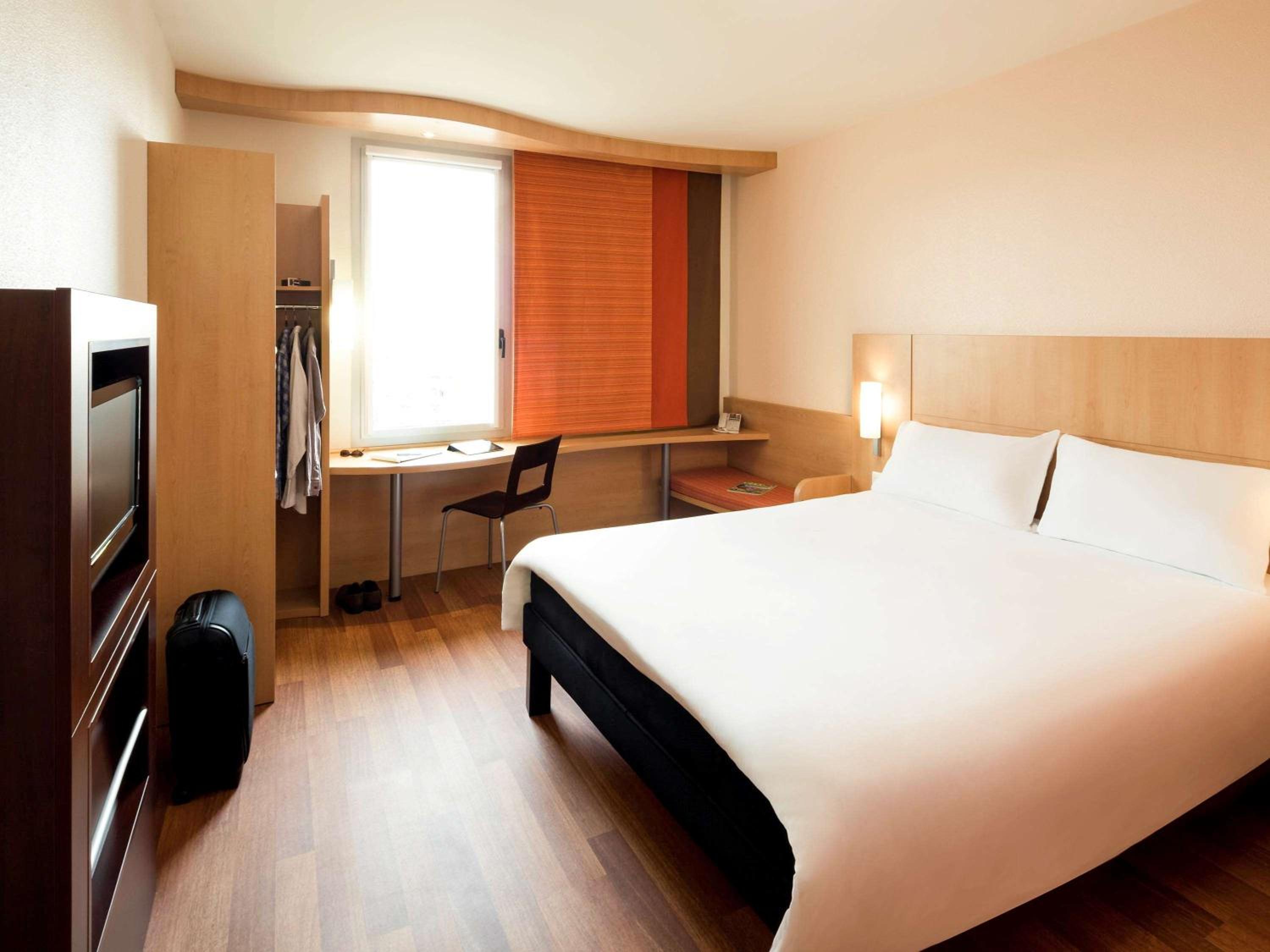Standard One Double Bed - Photo 5