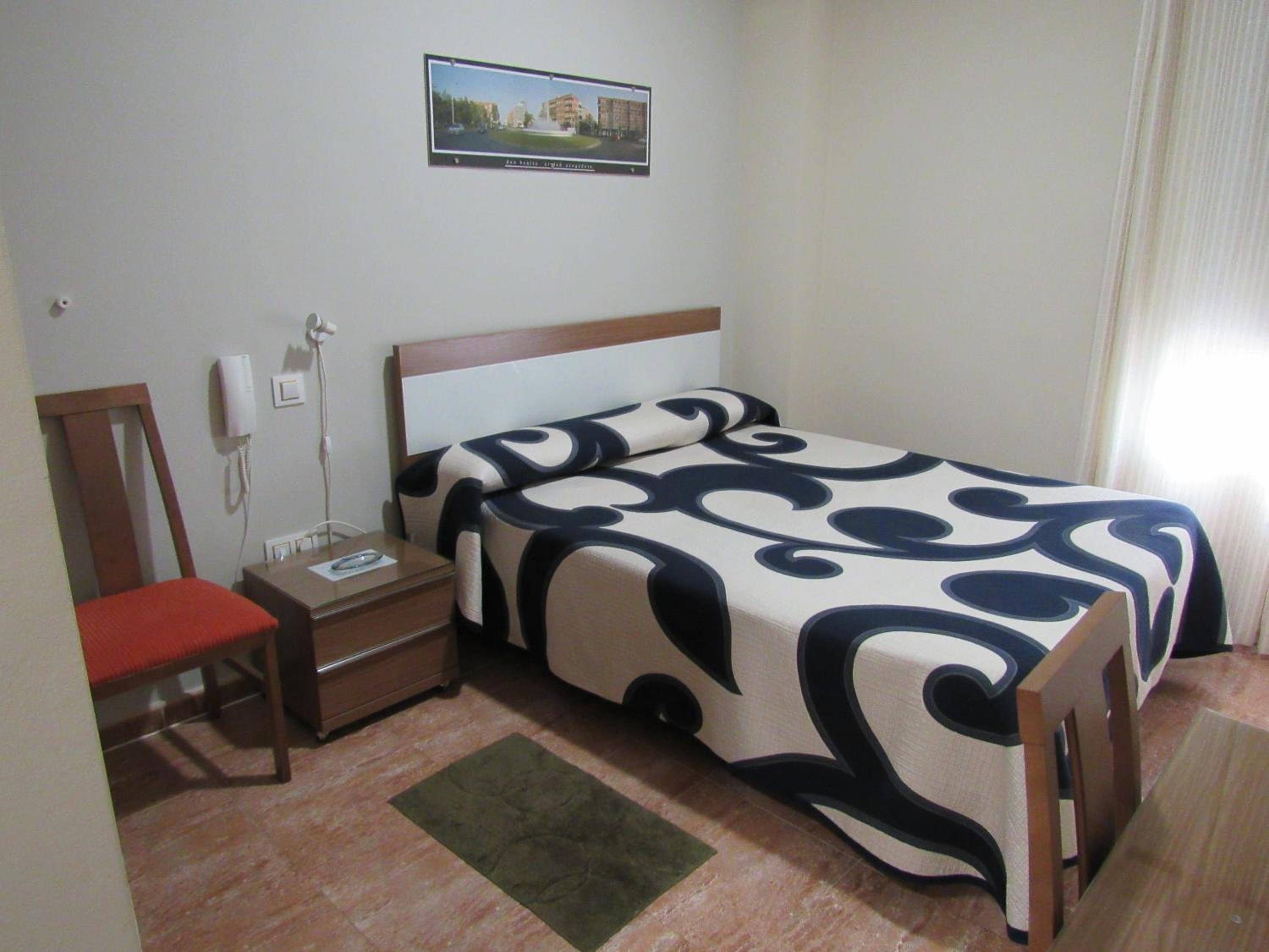 Queen Room photo 3