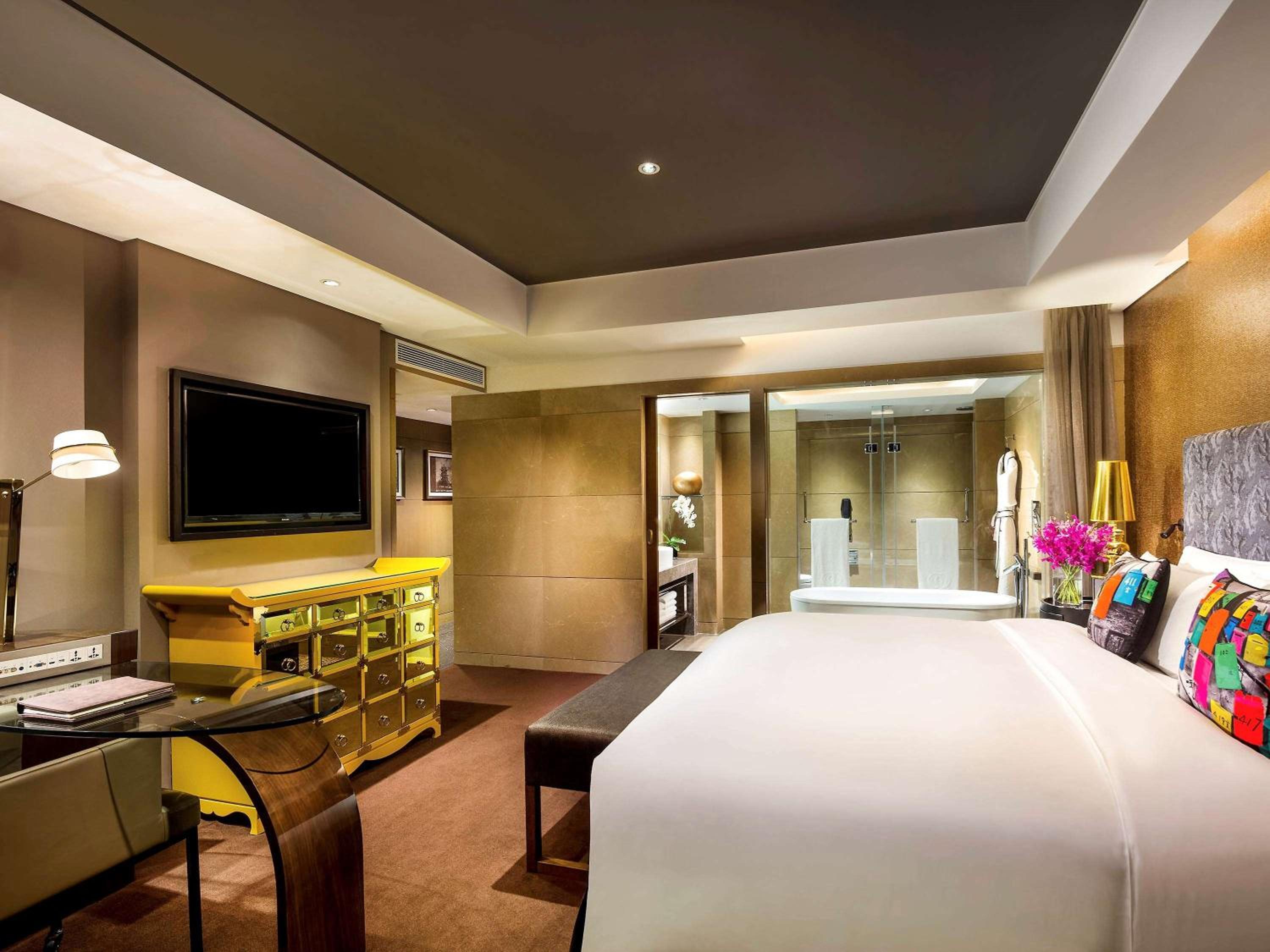 LUXURY ROOM with 1 King Size Bed, Club Millésime Access - Photo 4