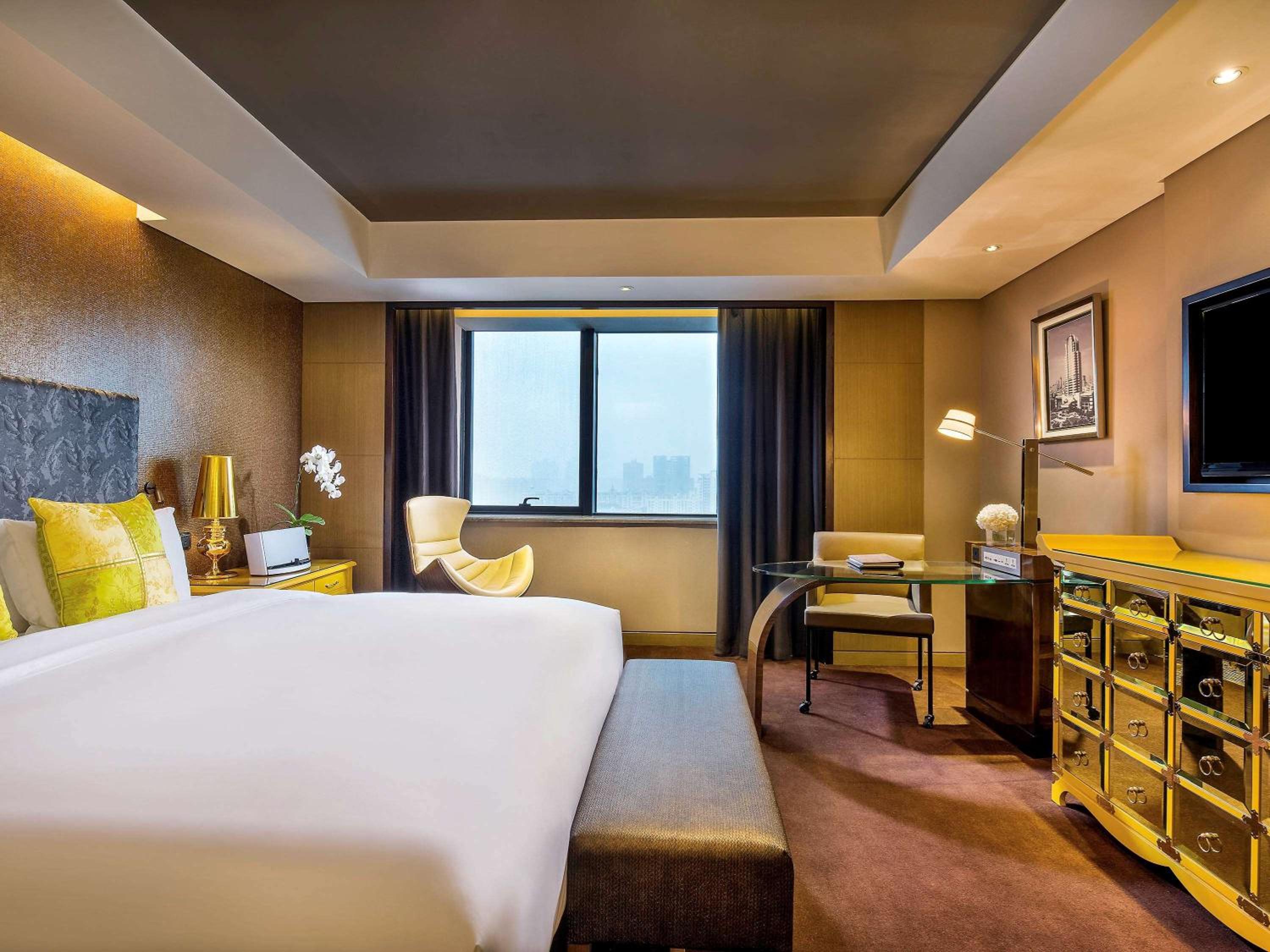 Superior King Room - Photo 3
