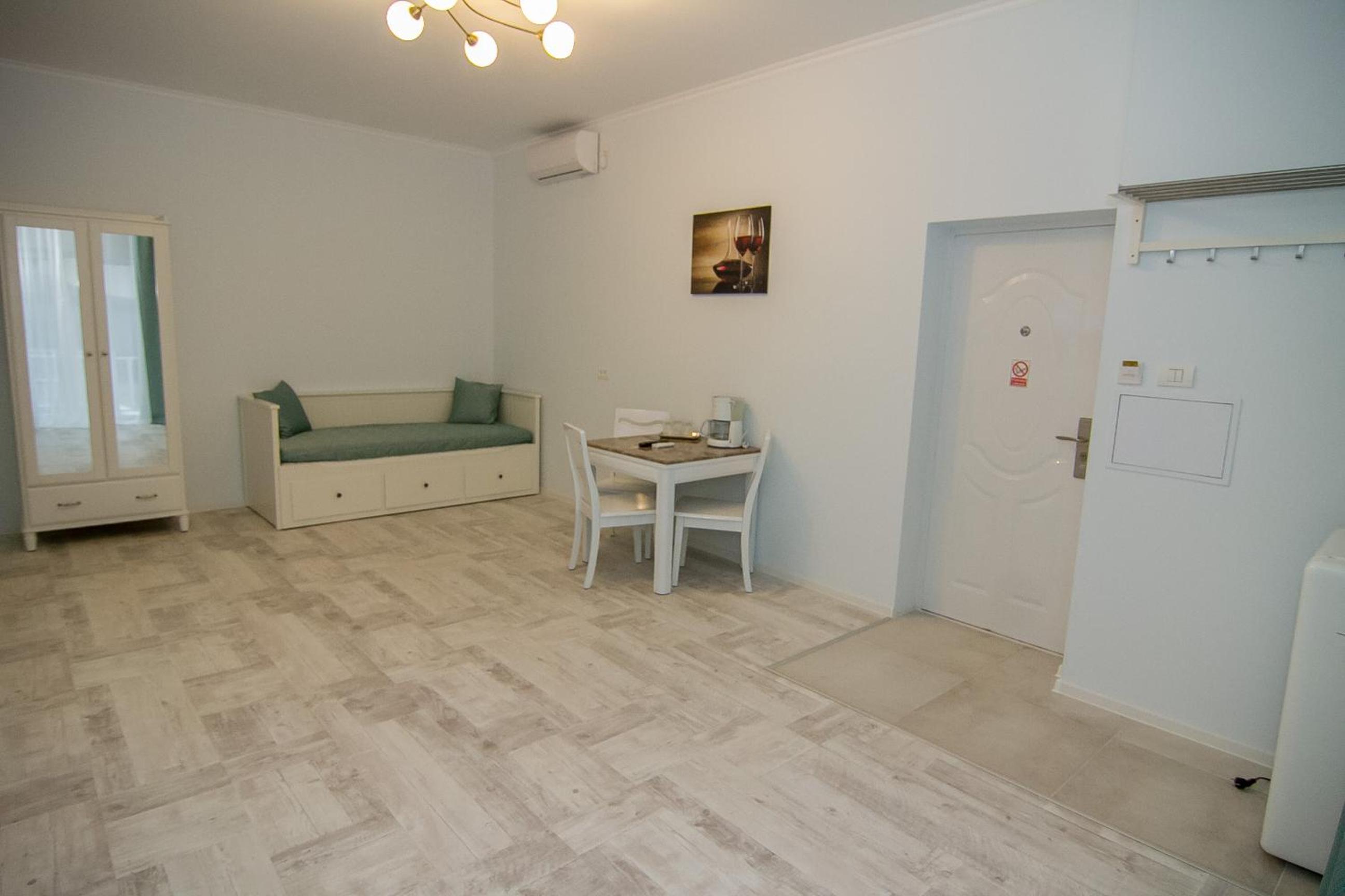 Apartment with Pool View  photo 3