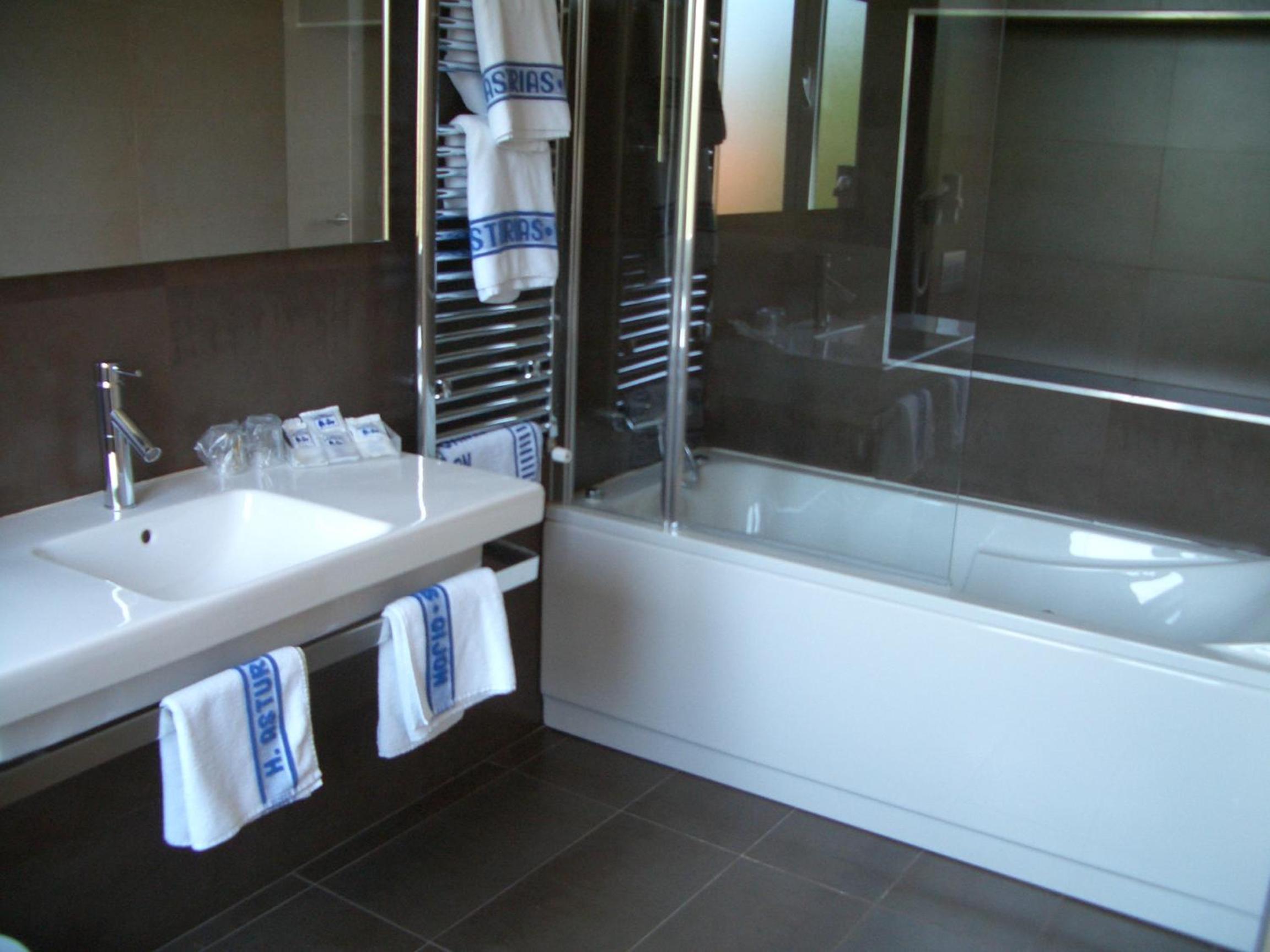 Superior Double or Twin Room photo 3