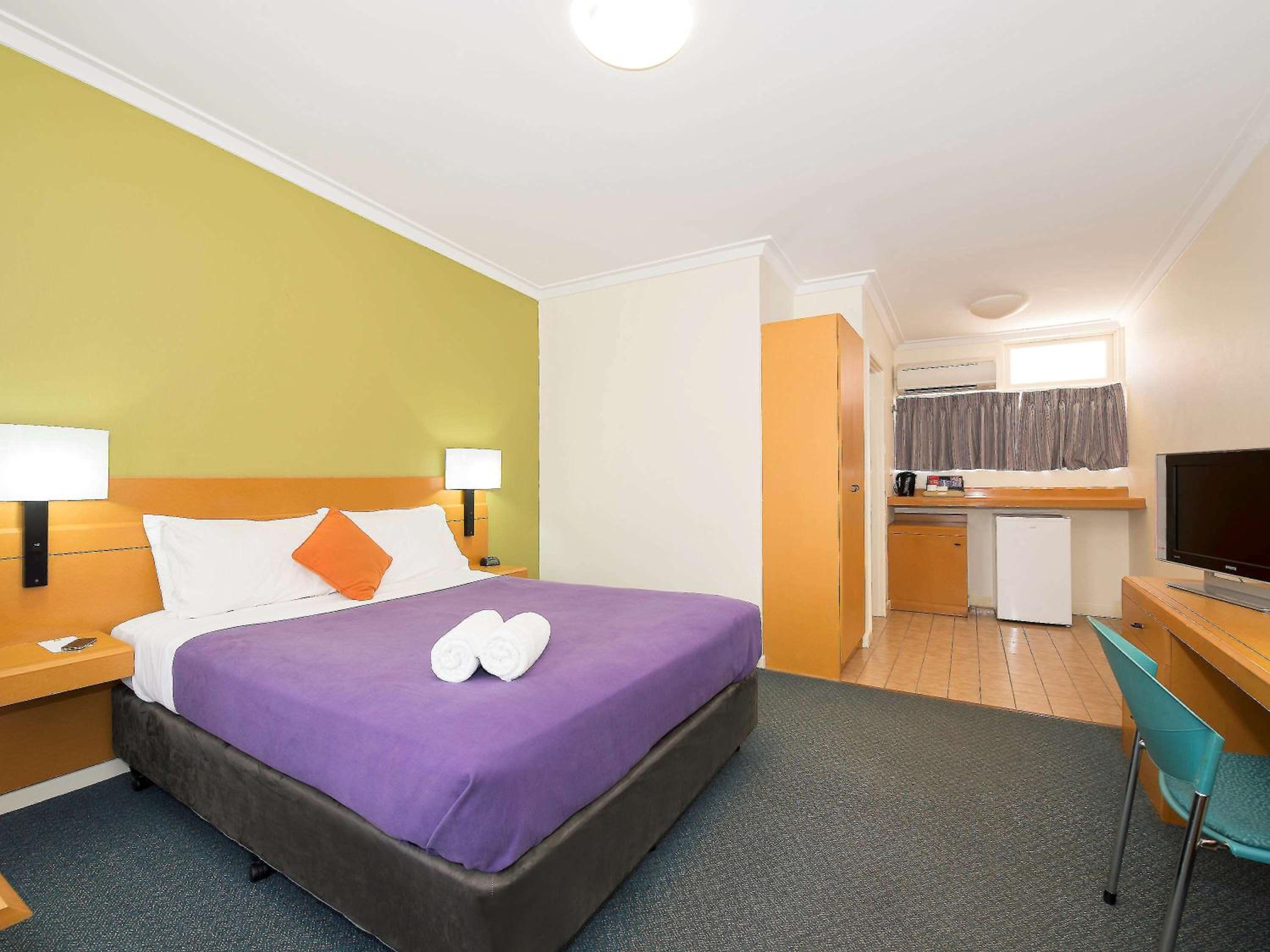Standard Queen Room - Photo 6