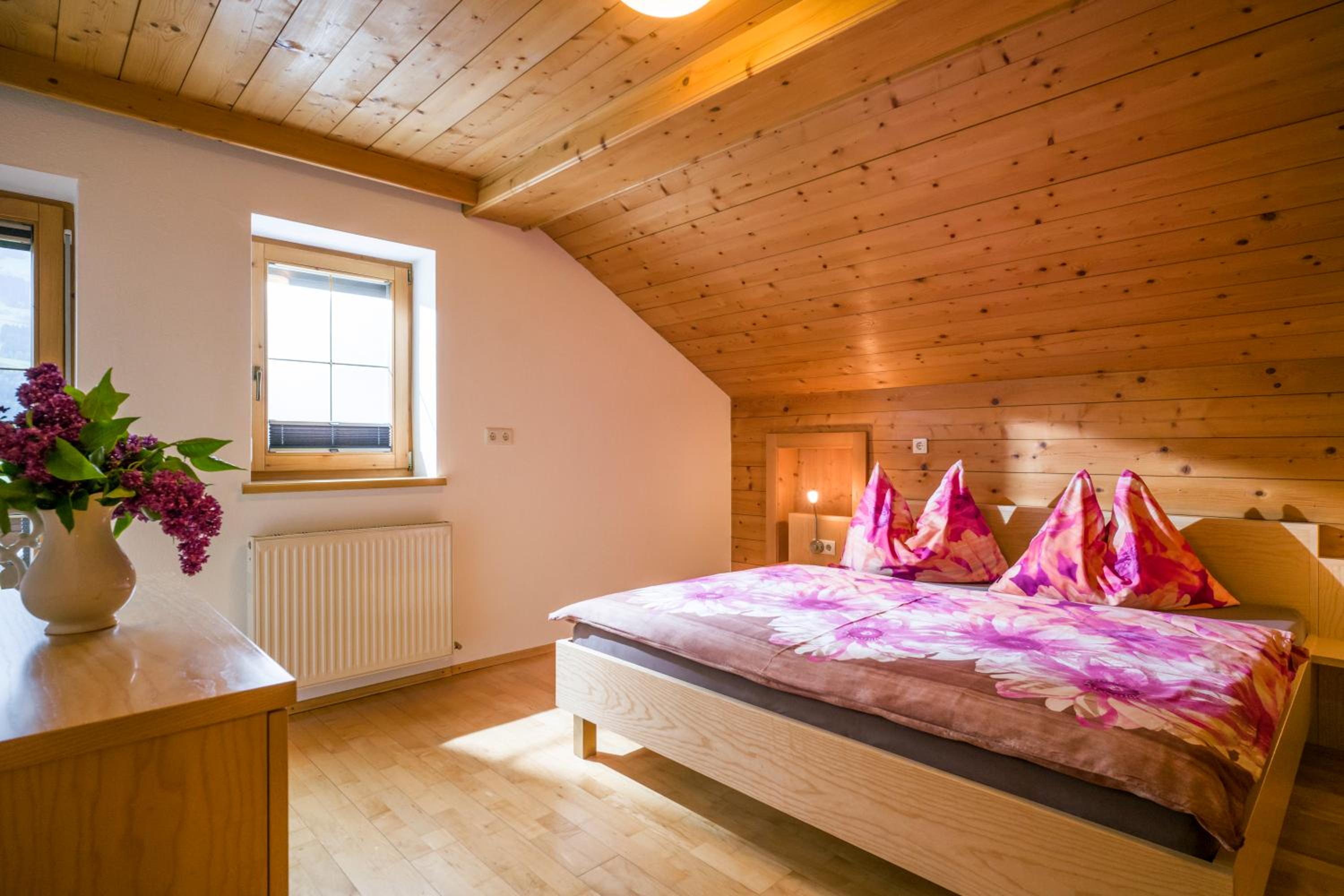 Three-Bedroom Apartment with Balcony photo 1