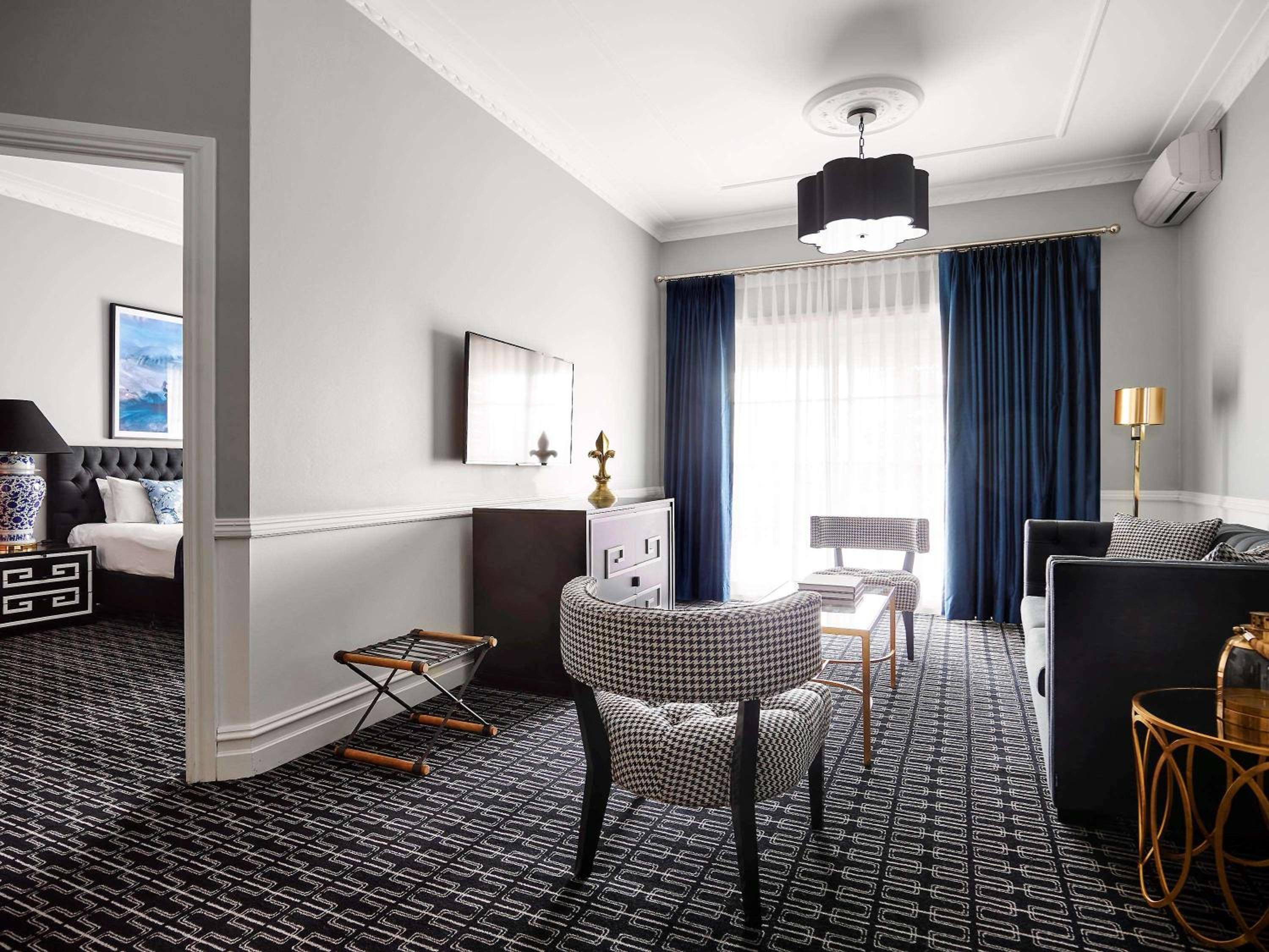 Manor Suite photo 1