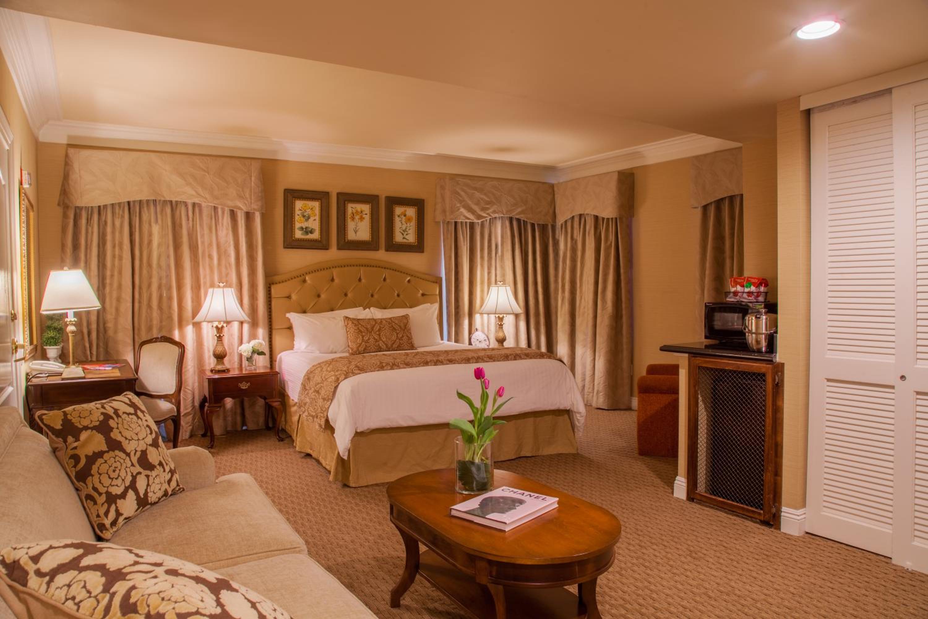 King Room with Mobility Accessible Roll-In Shower and Sofa Bed