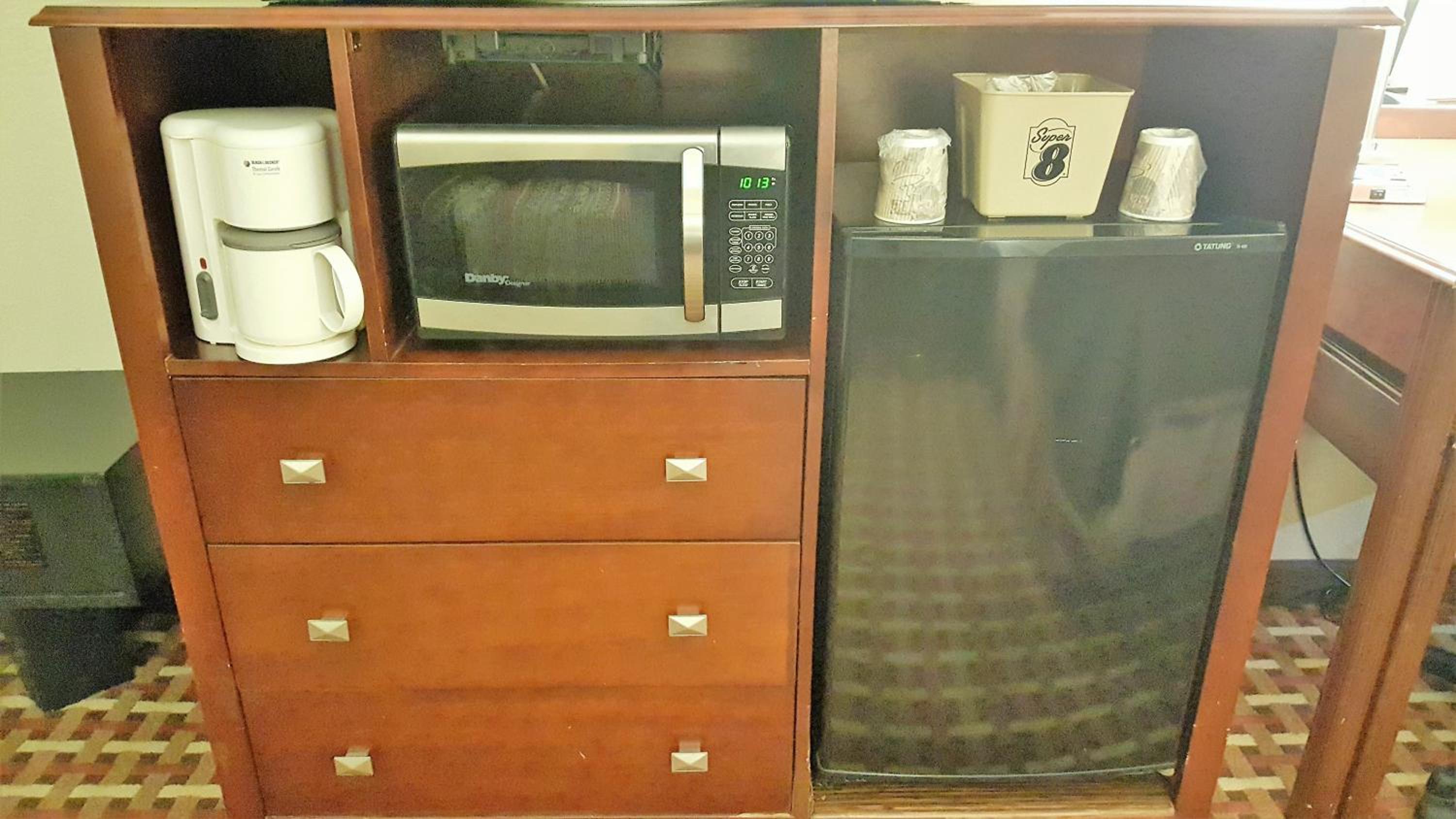 Queen Room - Non-Smoking - Photo 3