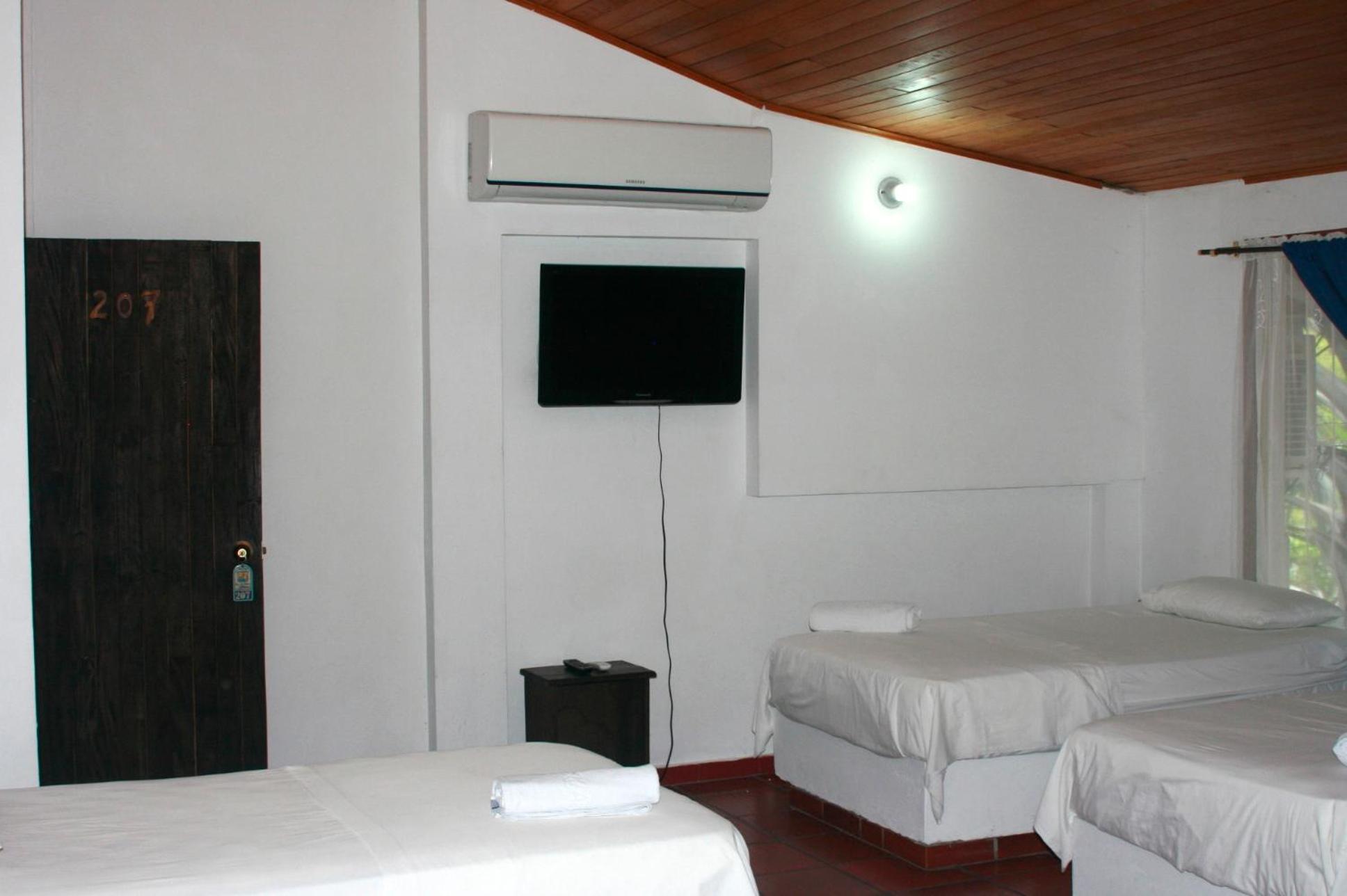 Quintuple Room (5 Adults) photo 1