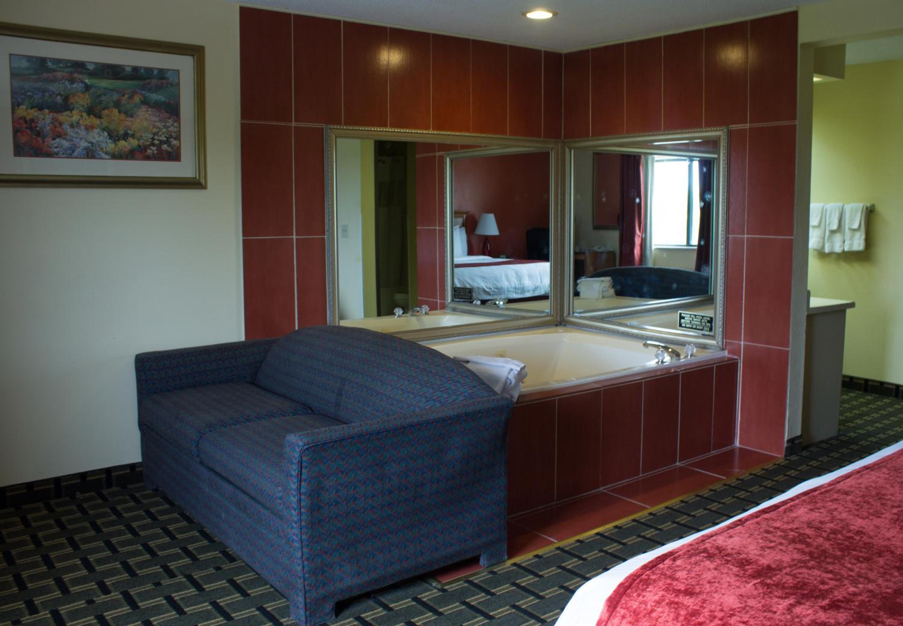 King Suite - Non-Smoking