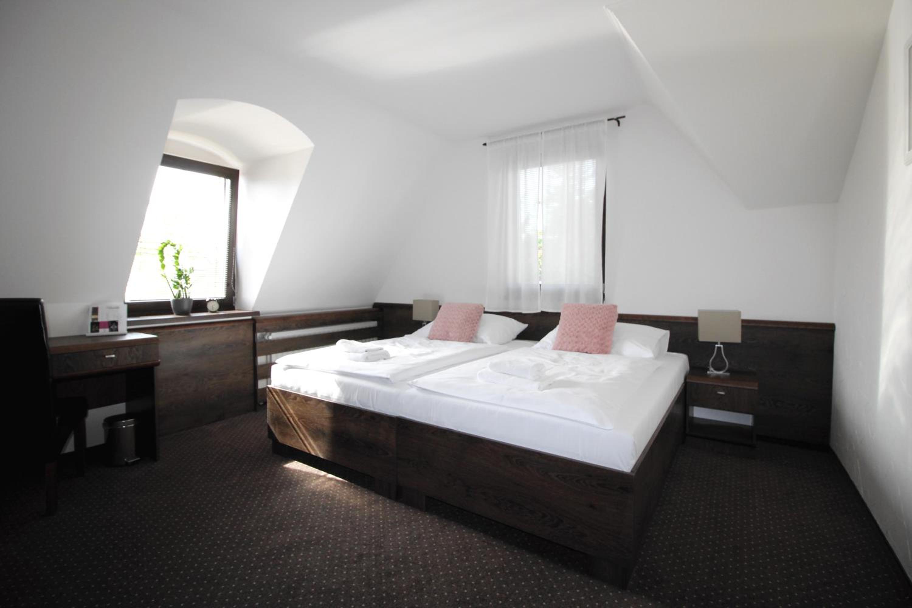 Double Room with King-Size Bed and Welcome Drink photo 1