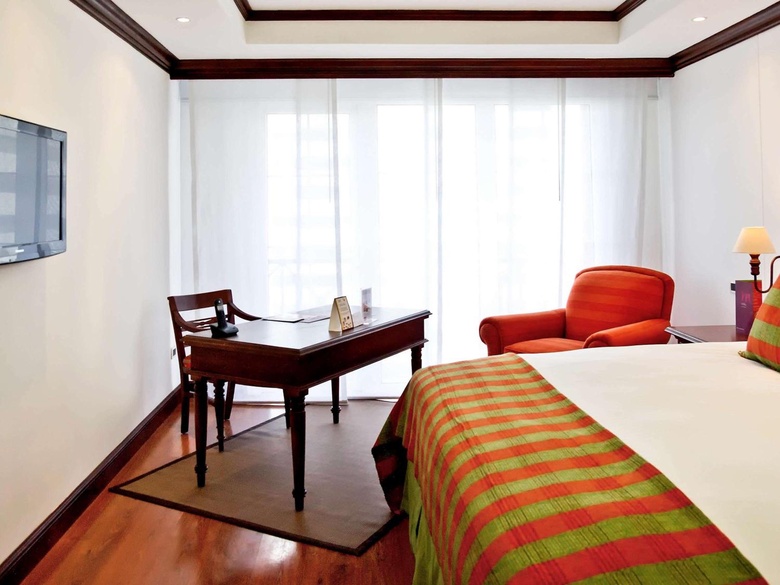 Master King Suite with Sofa Bed