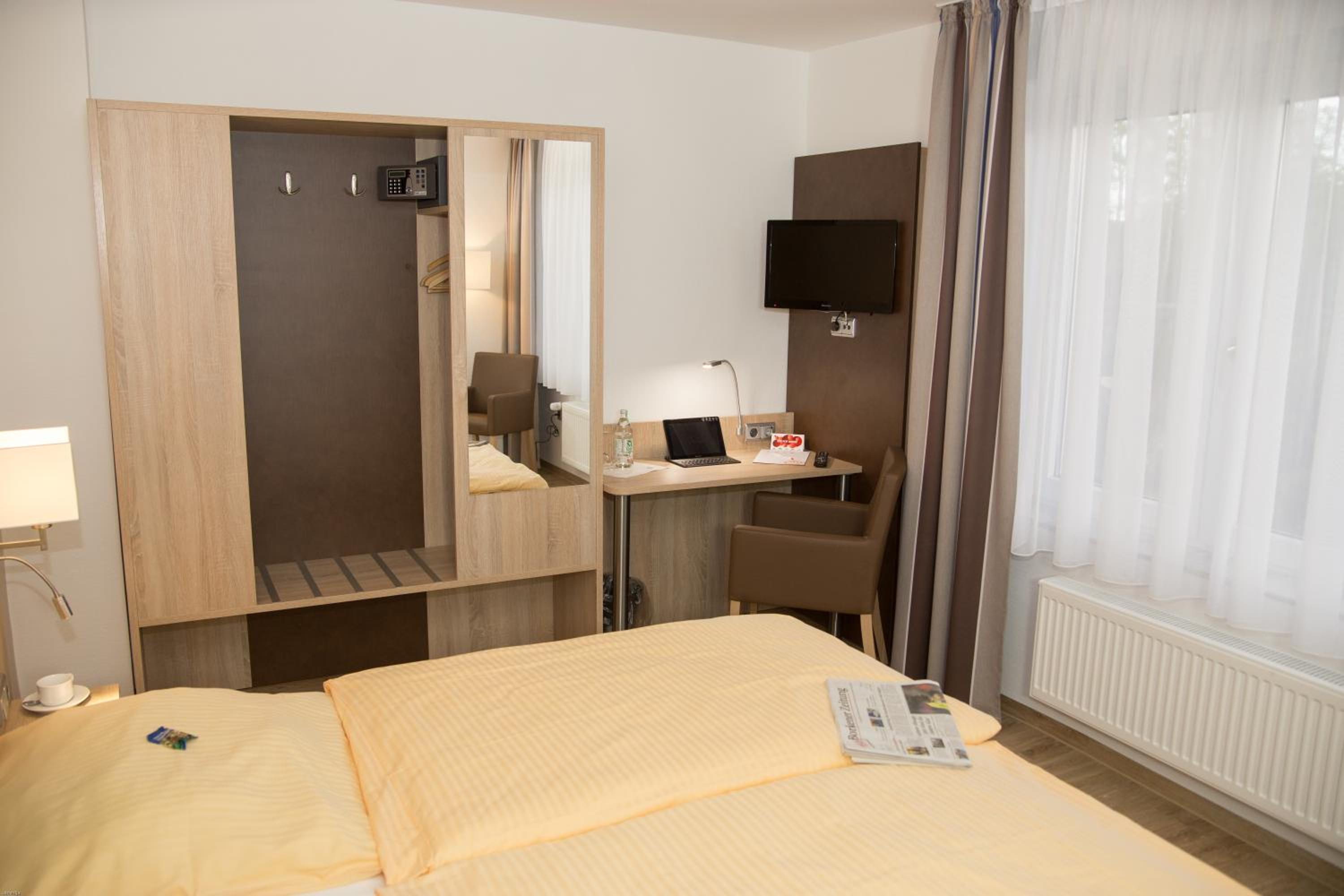 Large Double Room photo 3