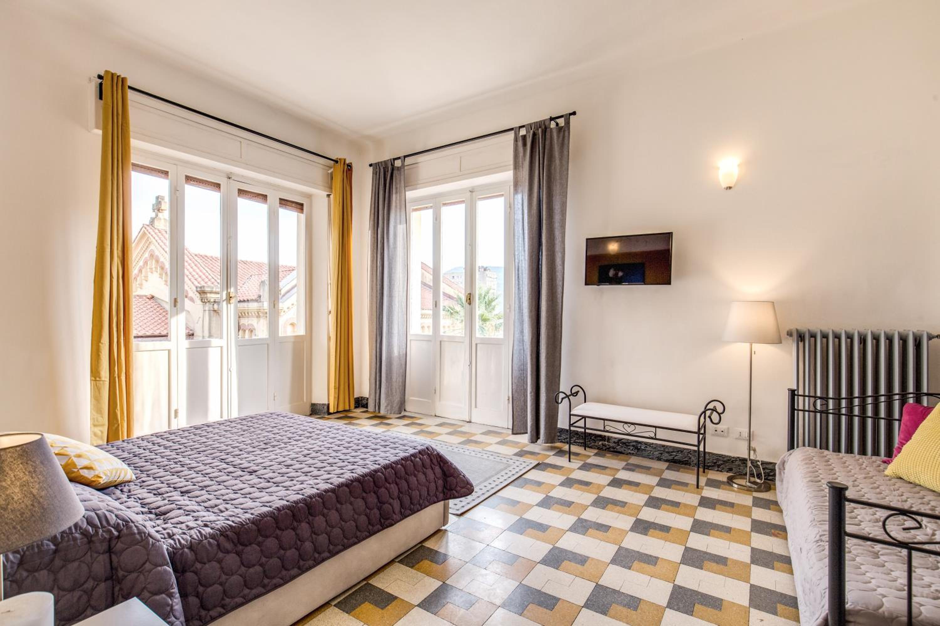 Triple Room with Shared Bathroom