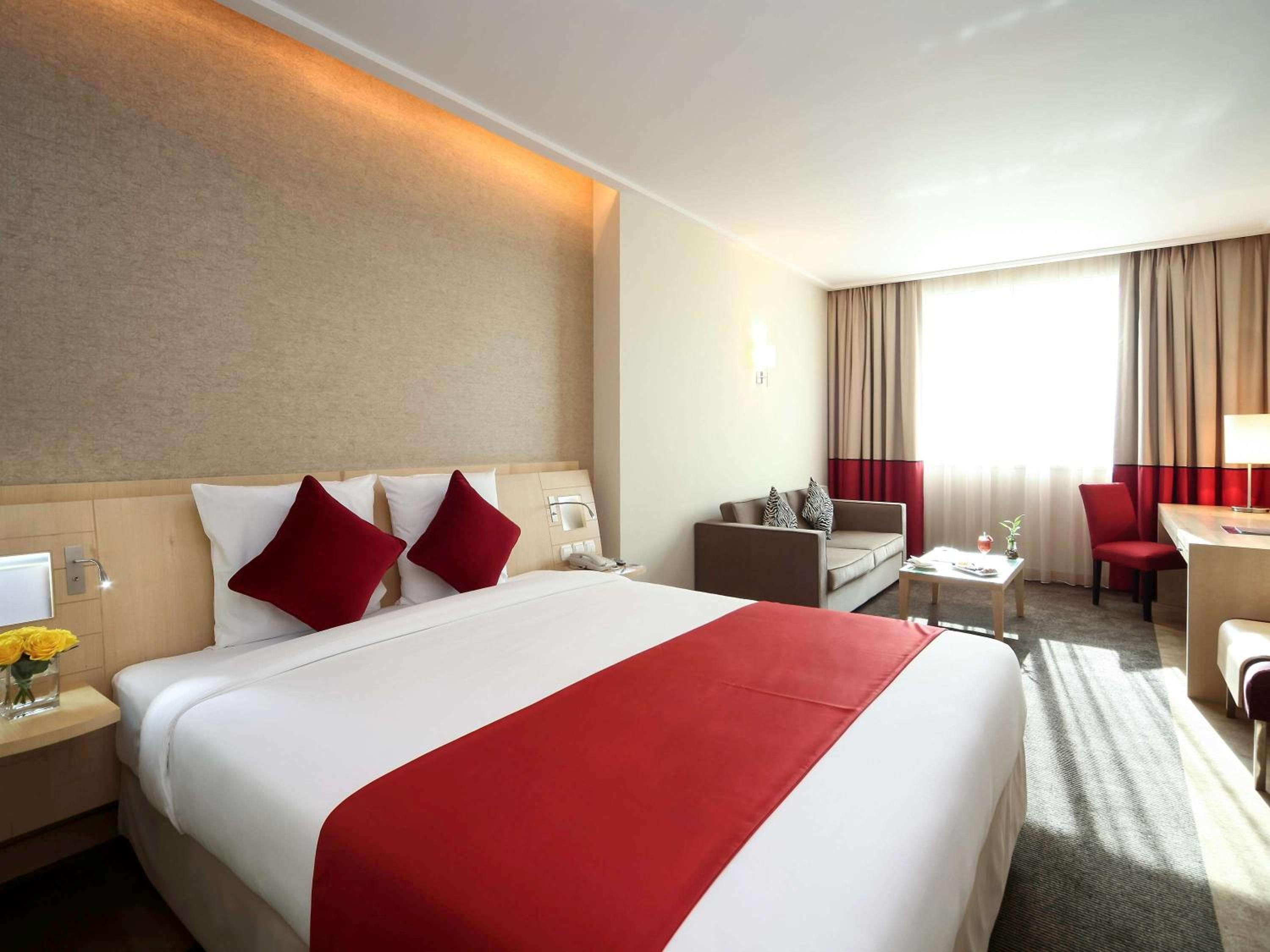 Deluxe Queen Room