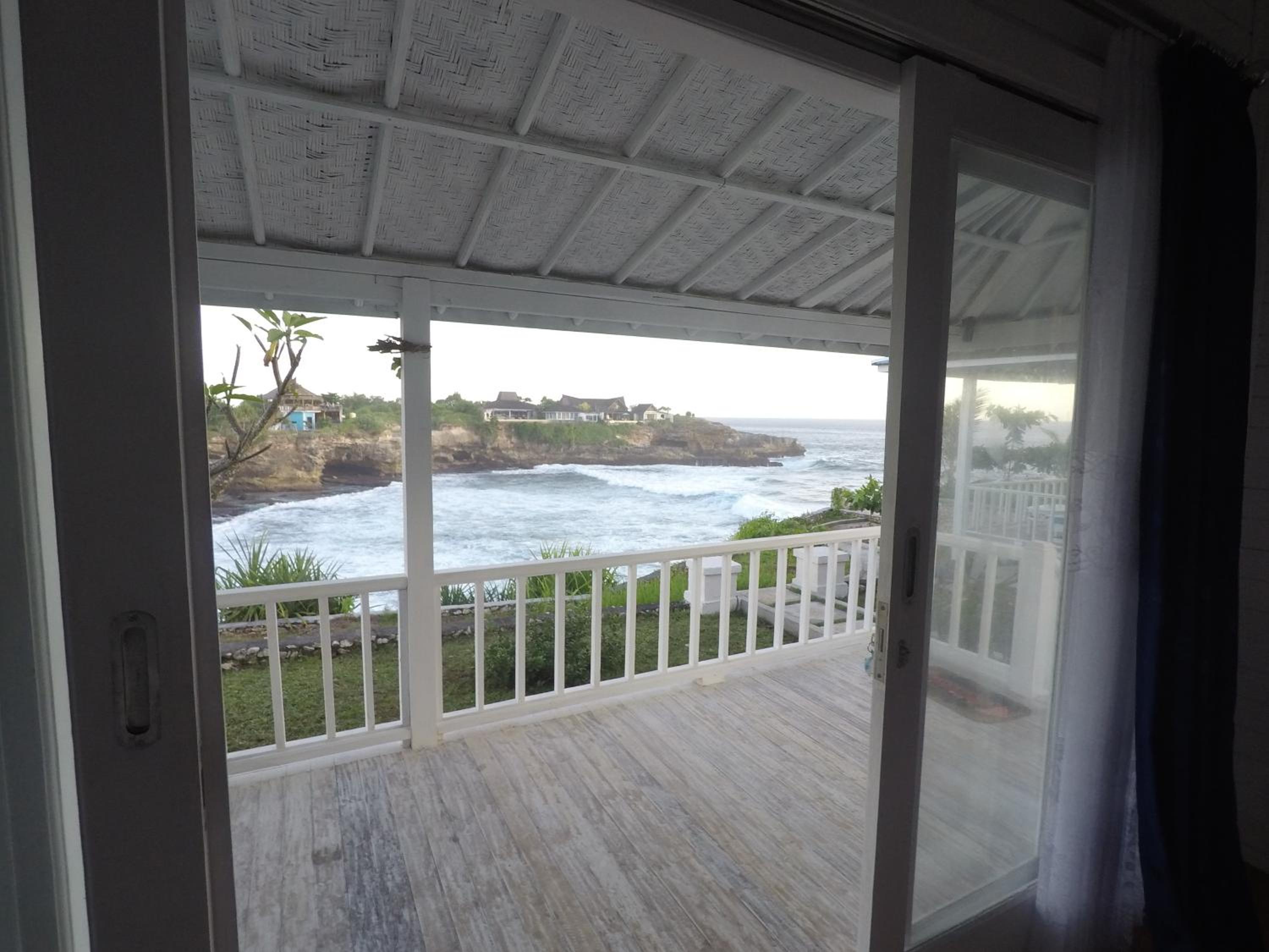 Superior Cliff Front Bungalow - Photo 4