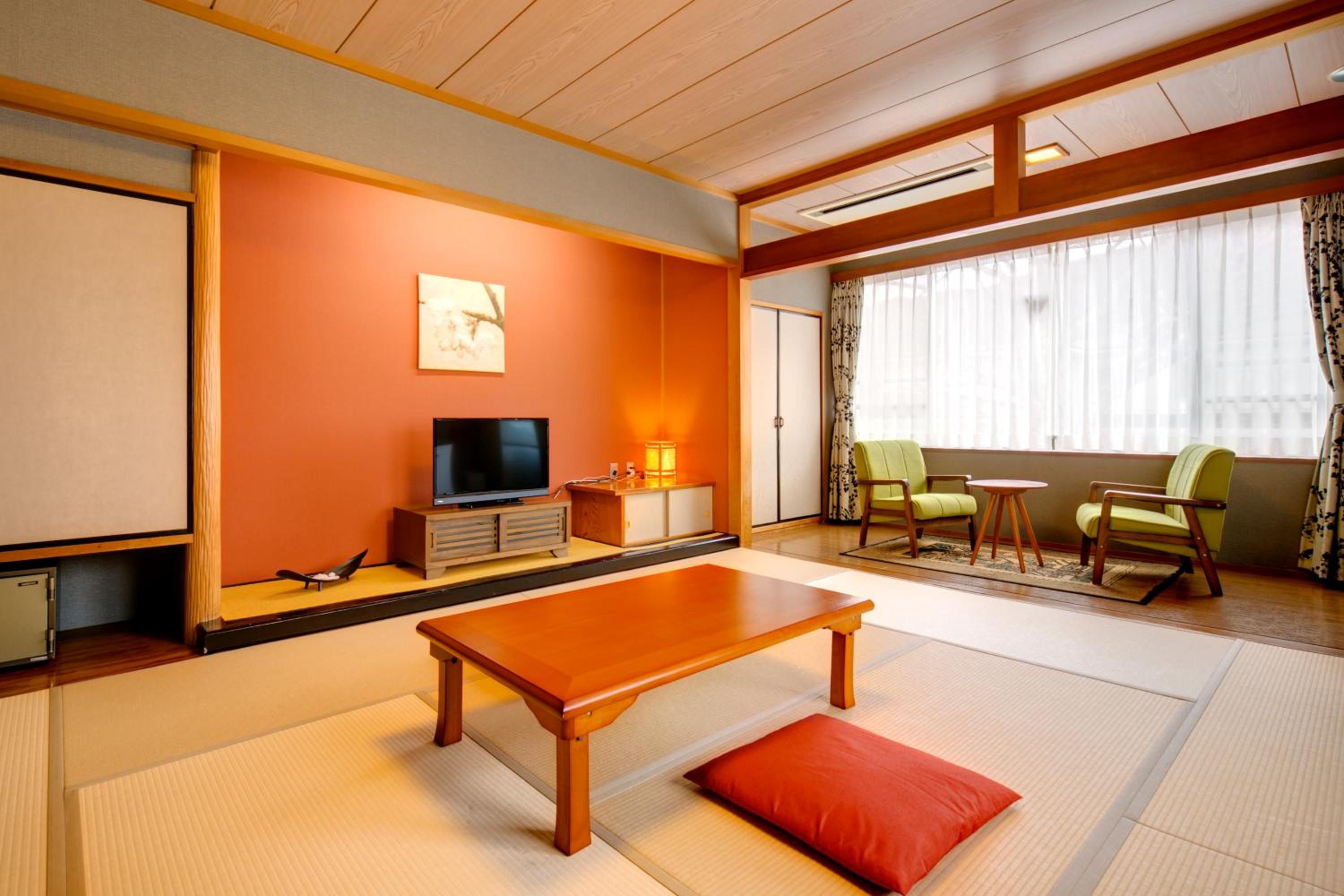 Japanese-Style Quadruple Room with Shared Bathroom