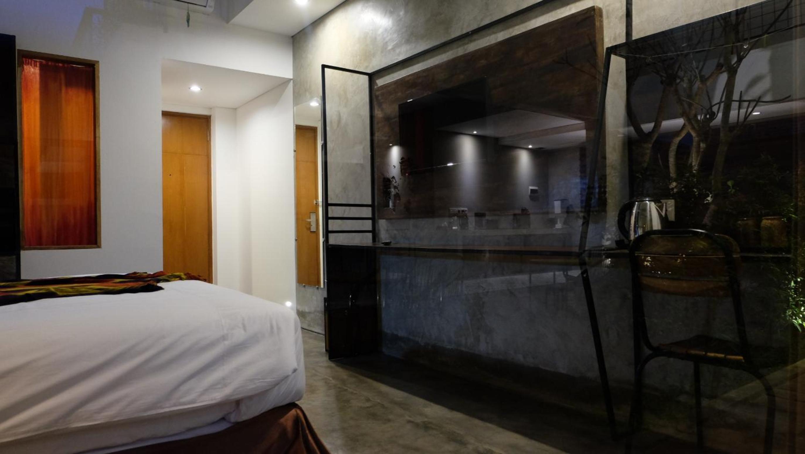 Deluxe Double Room - Photo 16