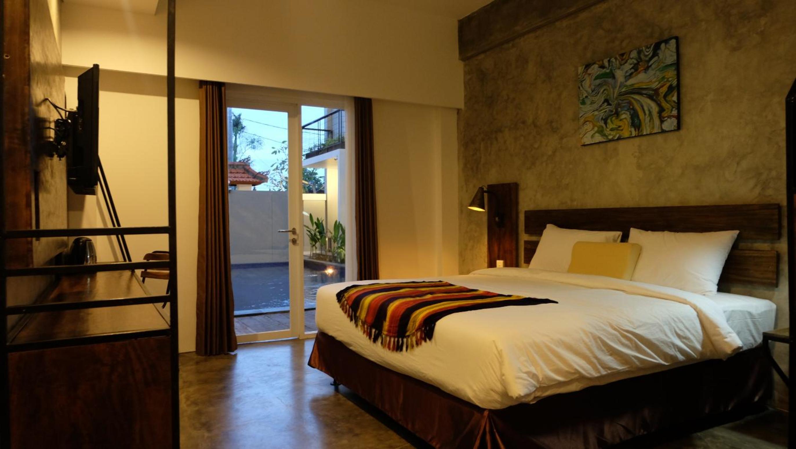 Deluxe Double Room - Photo 13